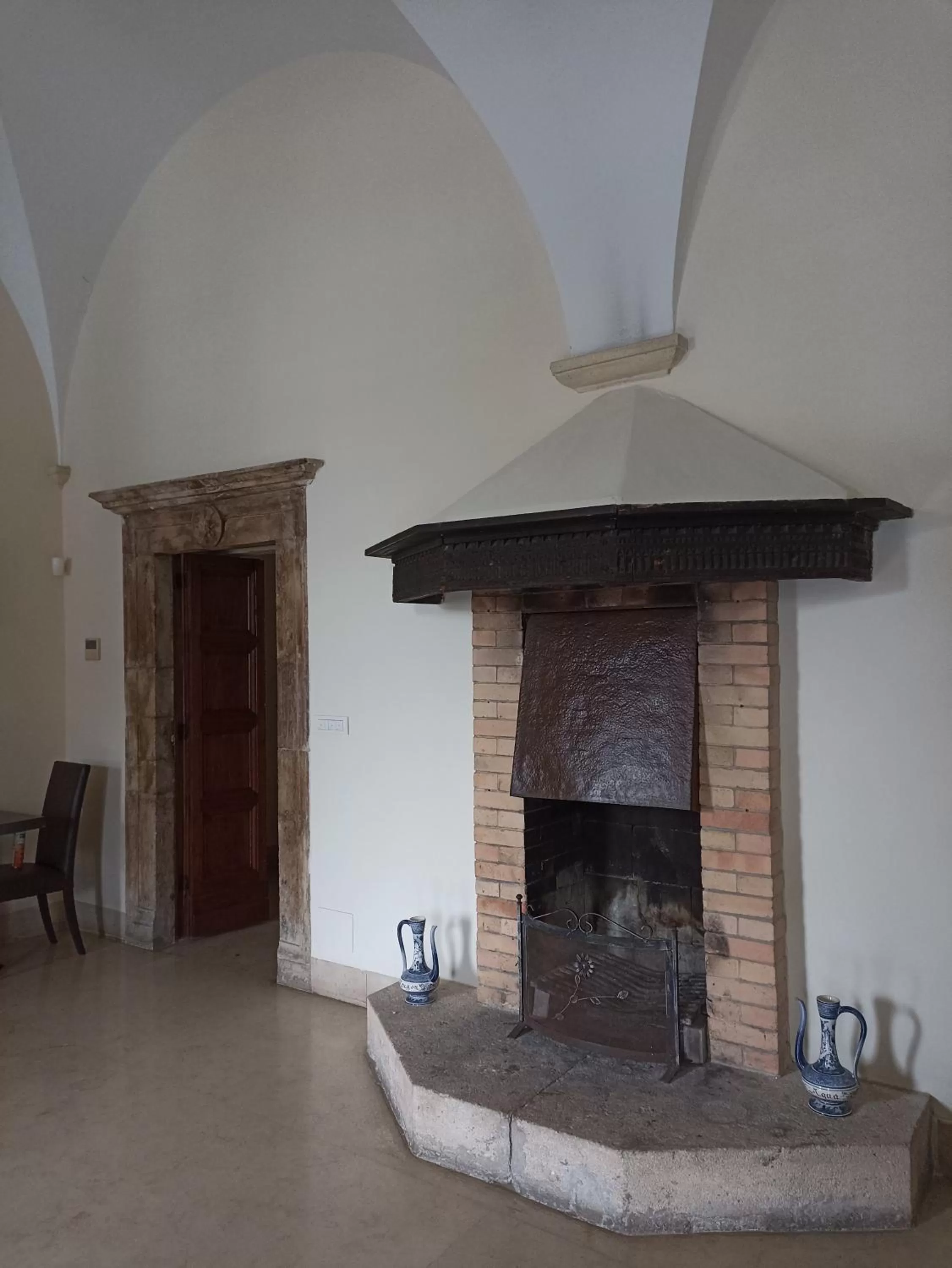 flat iron in Grand Hotel Dei Castelli