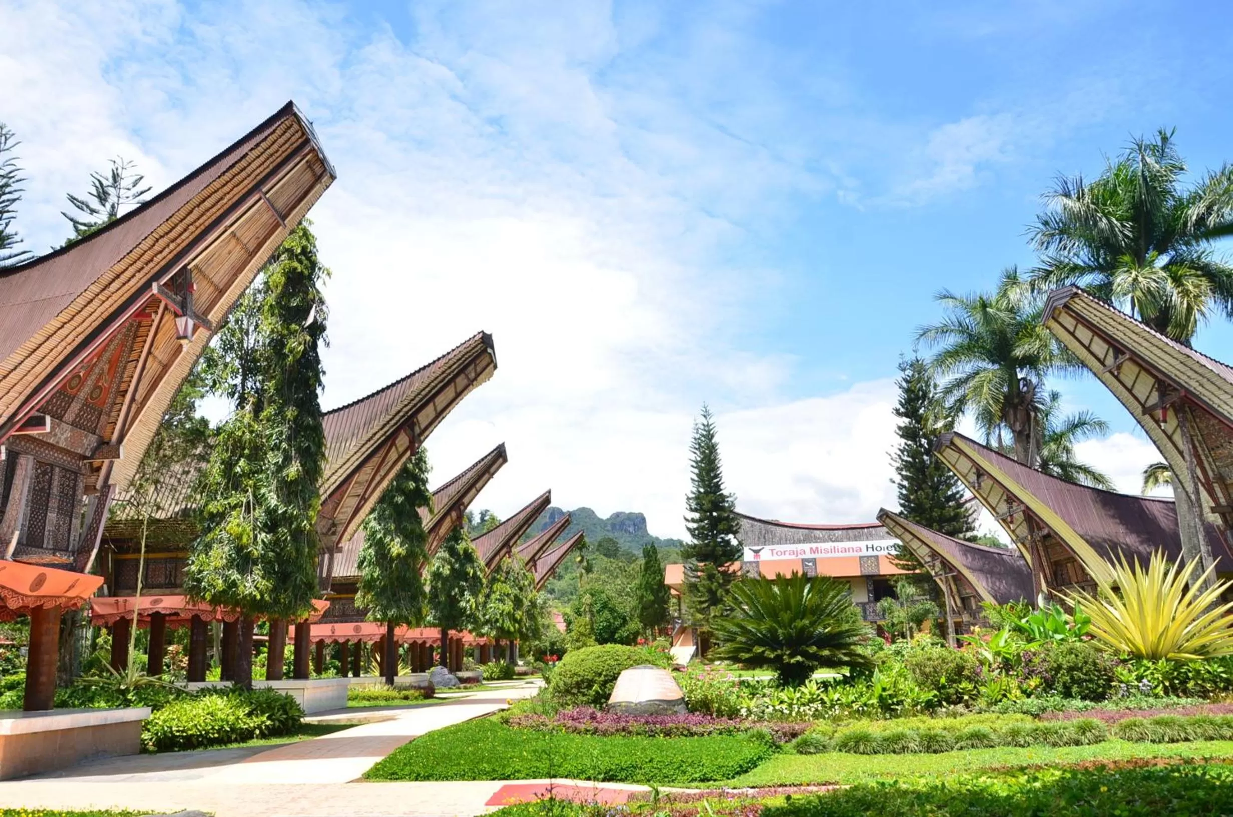 Facade/entrance, Property Building in Toraja Misiliana Hotel