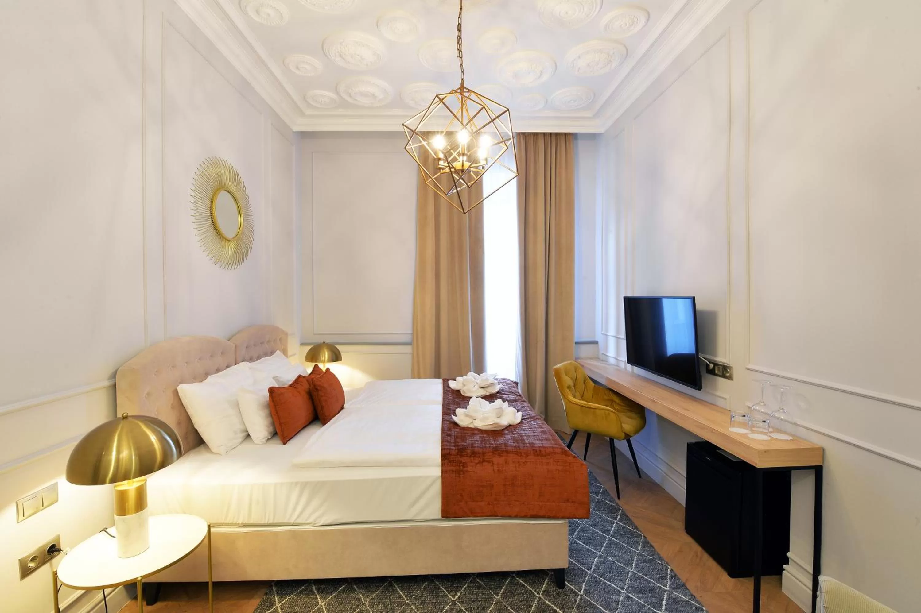 Photo of the whole room in 1552 Boutique Hotel