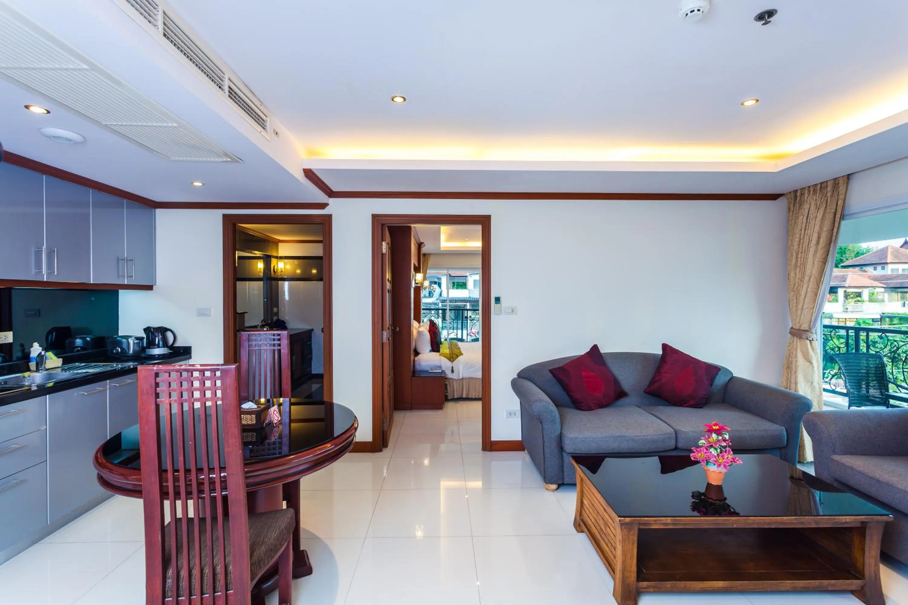 Living room in Tara Court Hotel