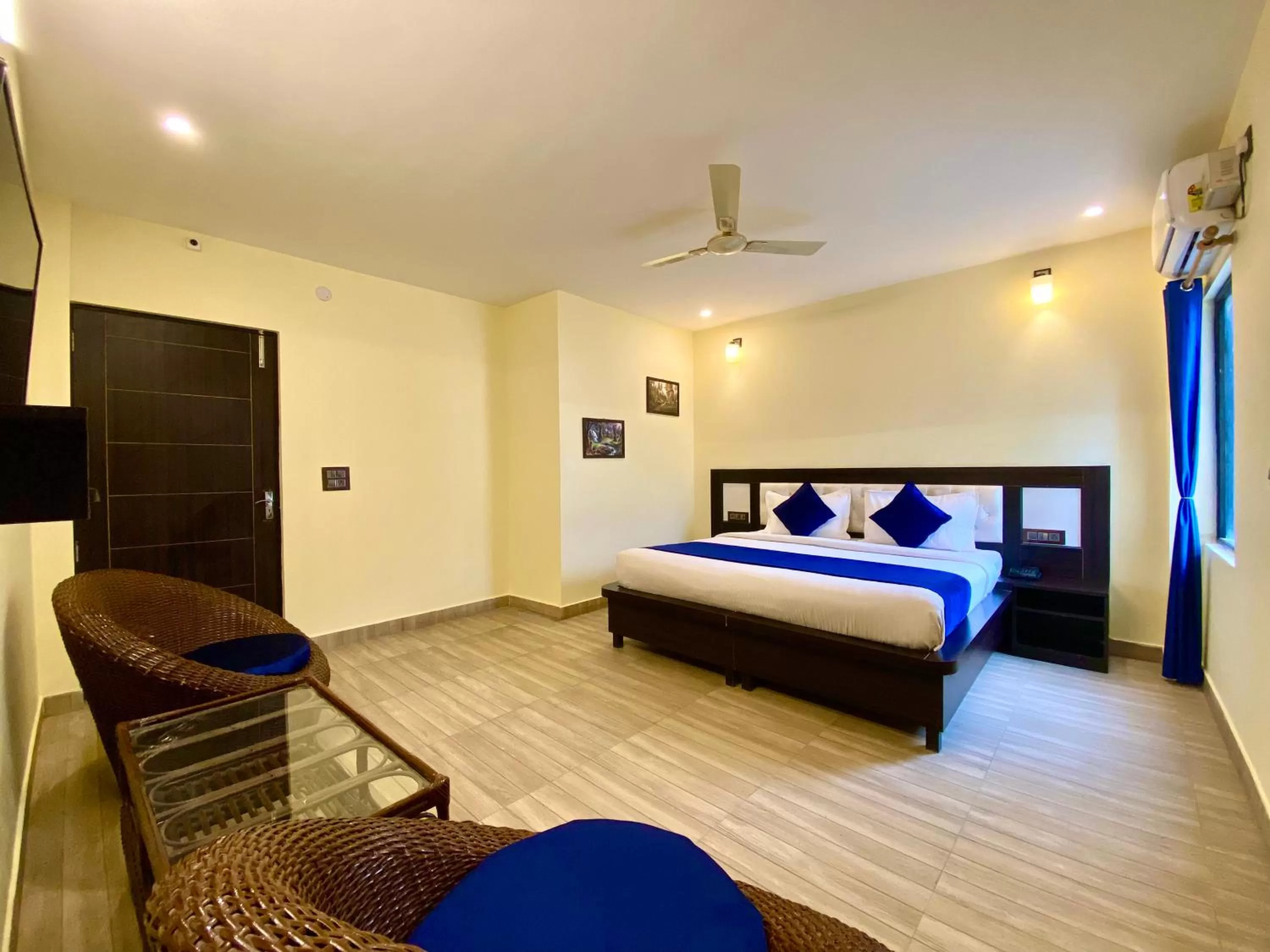Deluxe Room in Hotel Ganga Elena Rishikesh