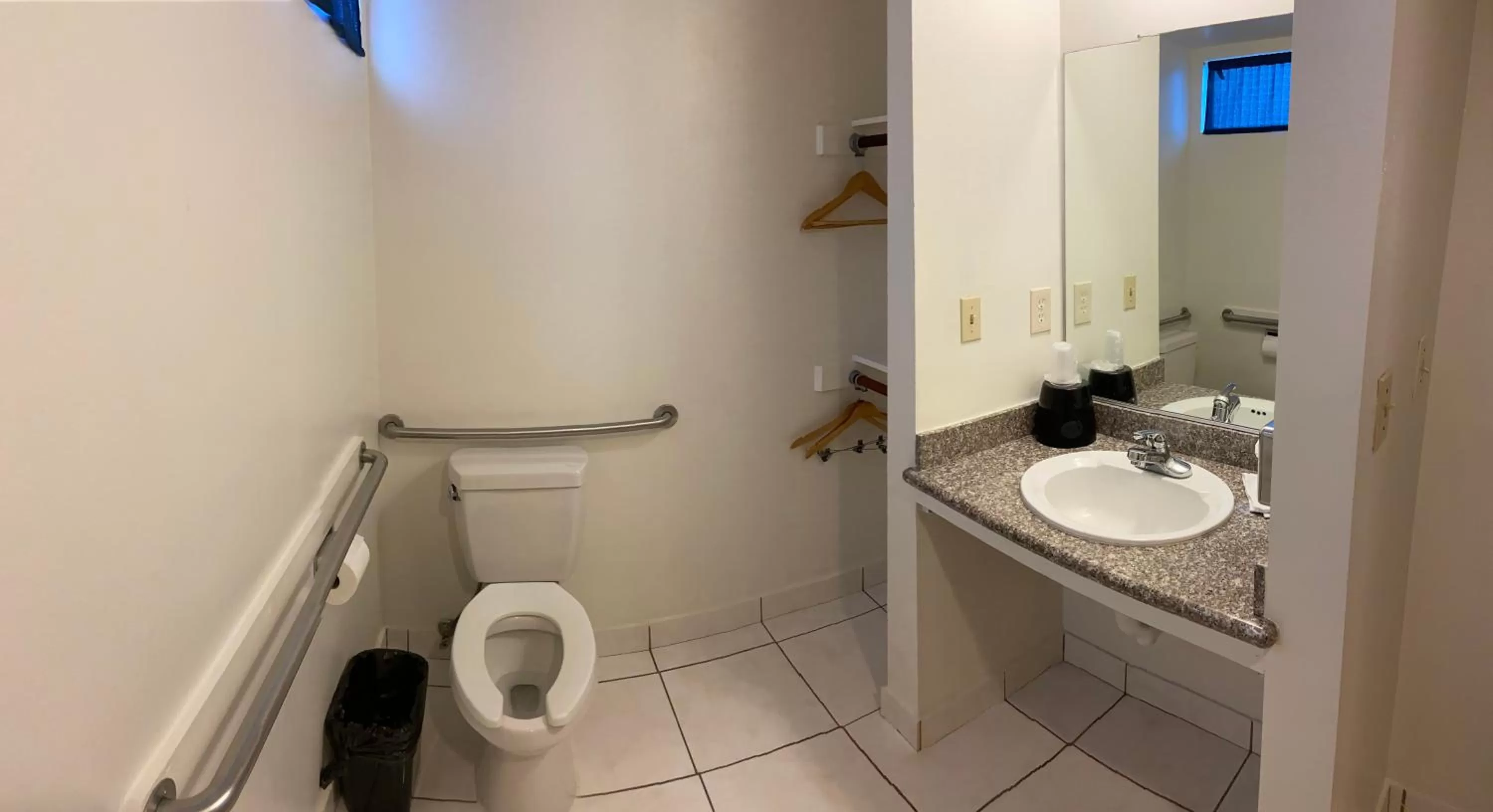 Vantage Point Inn - Woodland Hills