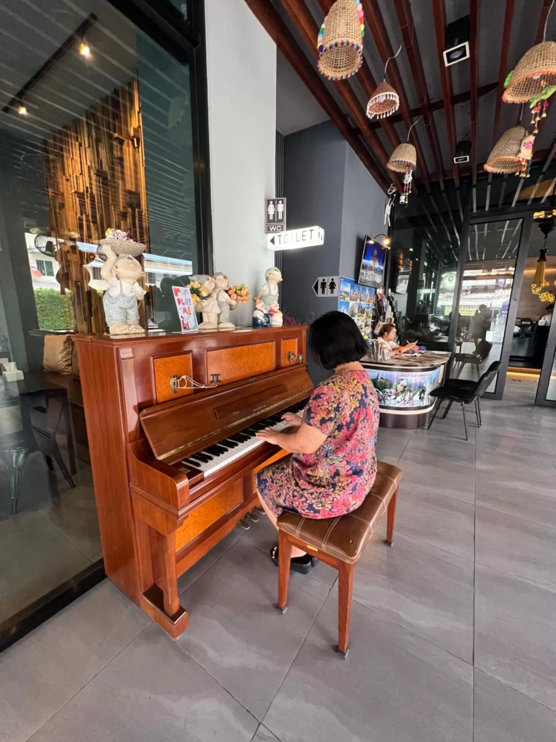 People in Le Naview @Prasingh