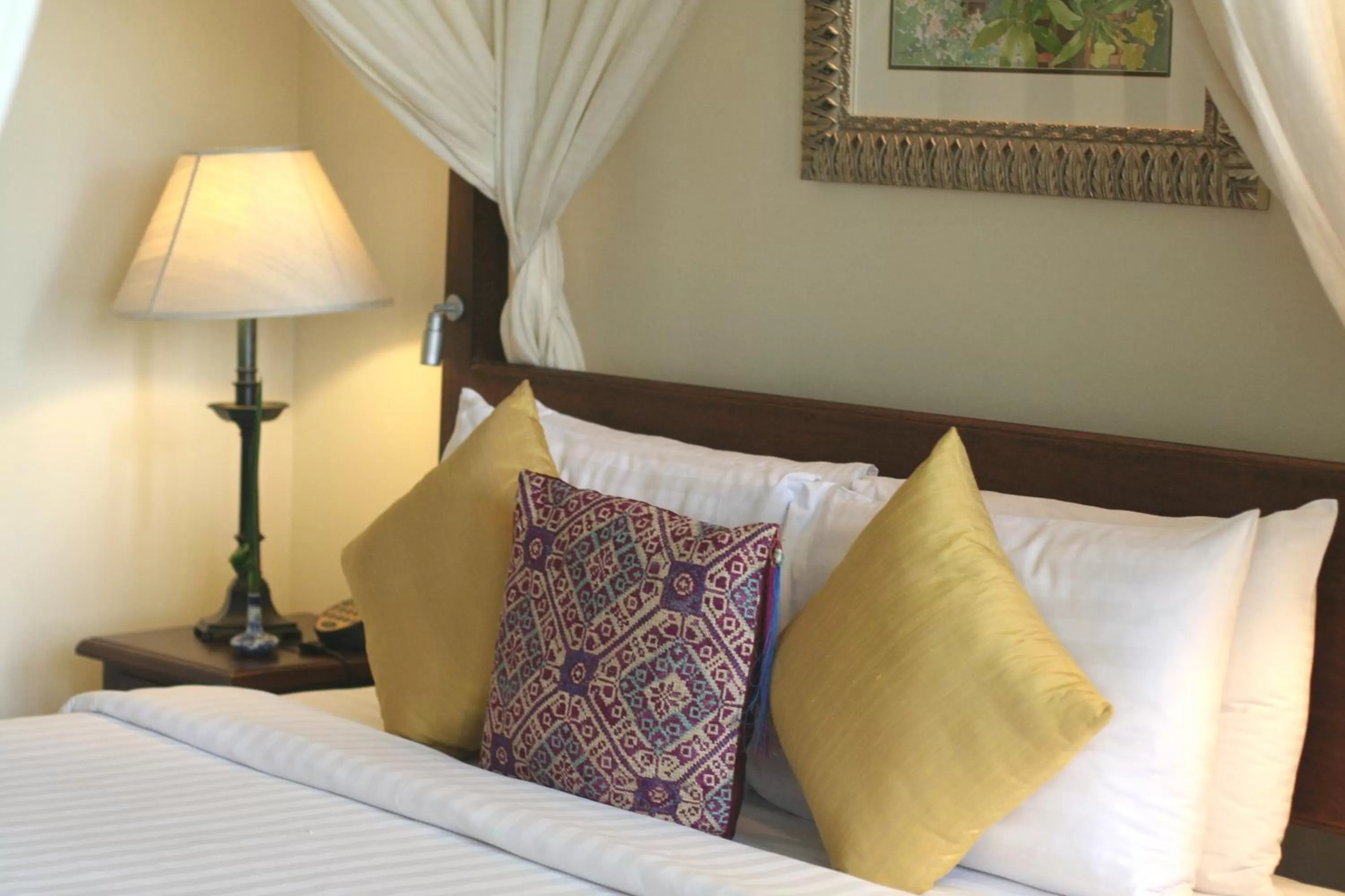 Bed in Ariyasom Villa