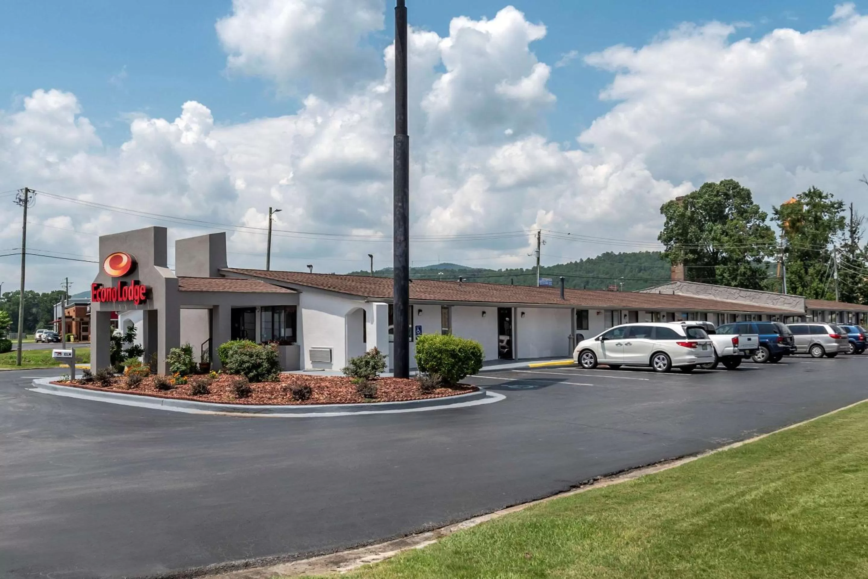 Property building in Econo Lodge Oxford near Choccolocco Park