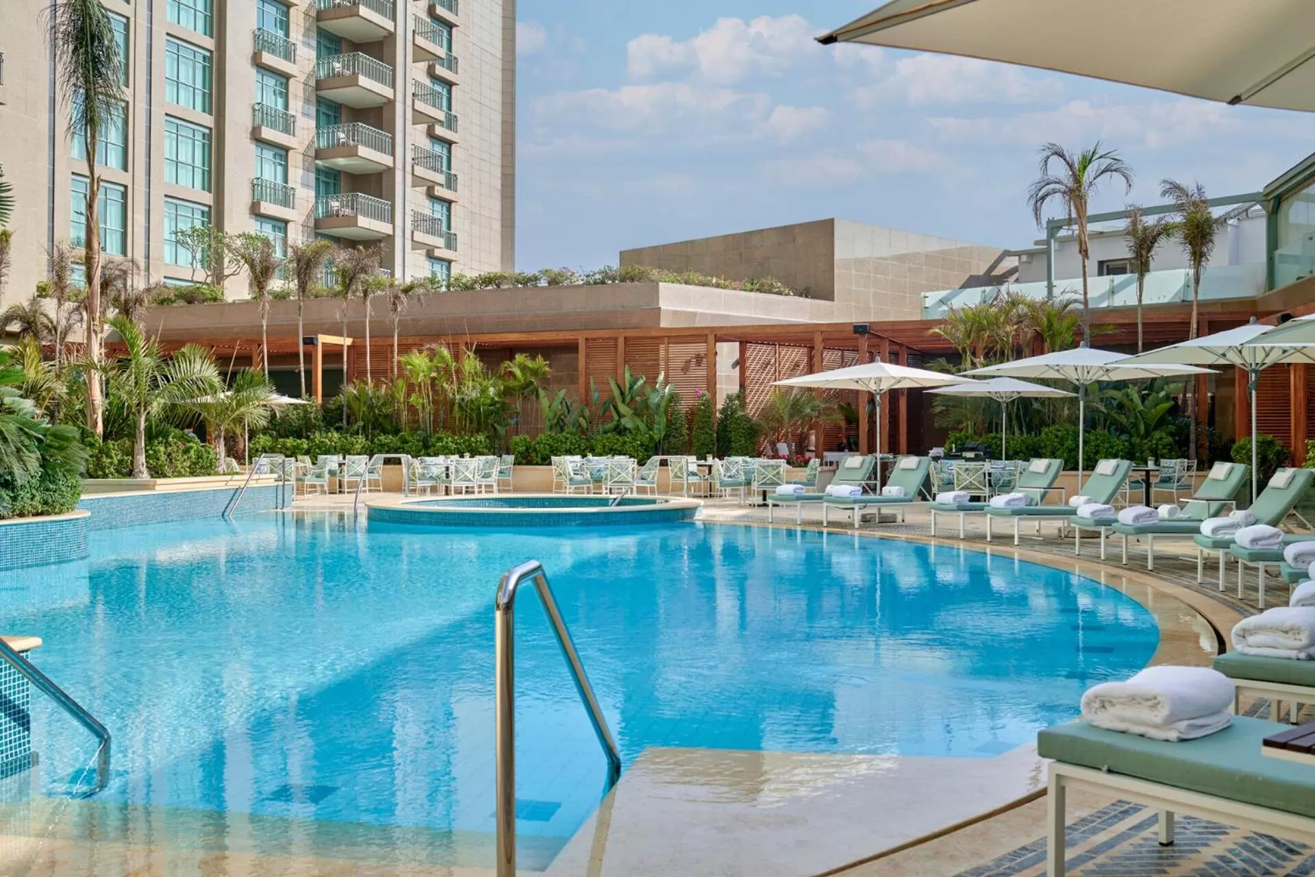 Swimming pool in Four Seasons Hotel Cairo at Nile Plaza