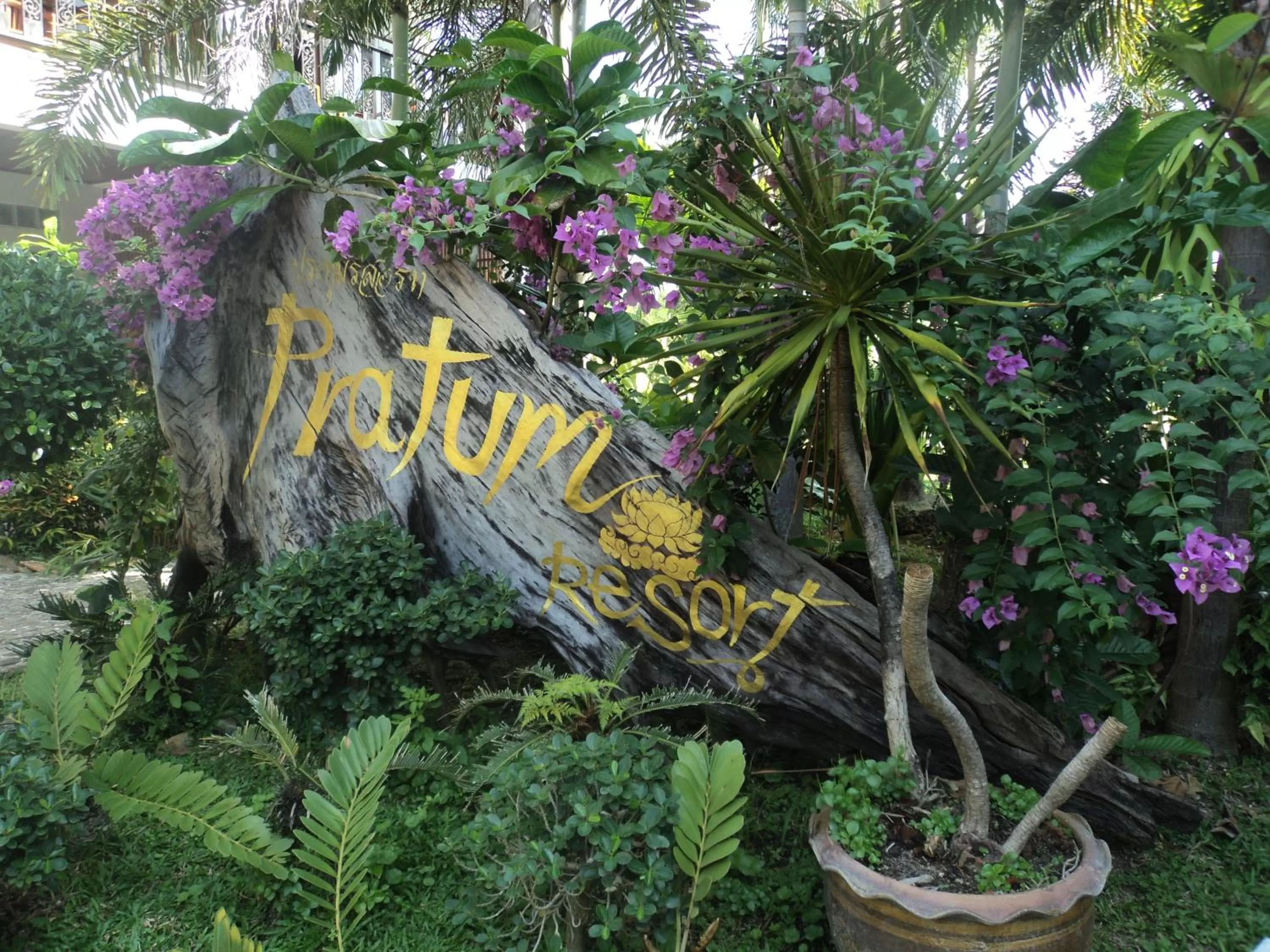 Facade/entrance, Property Logo/Sign in Pratum Resort