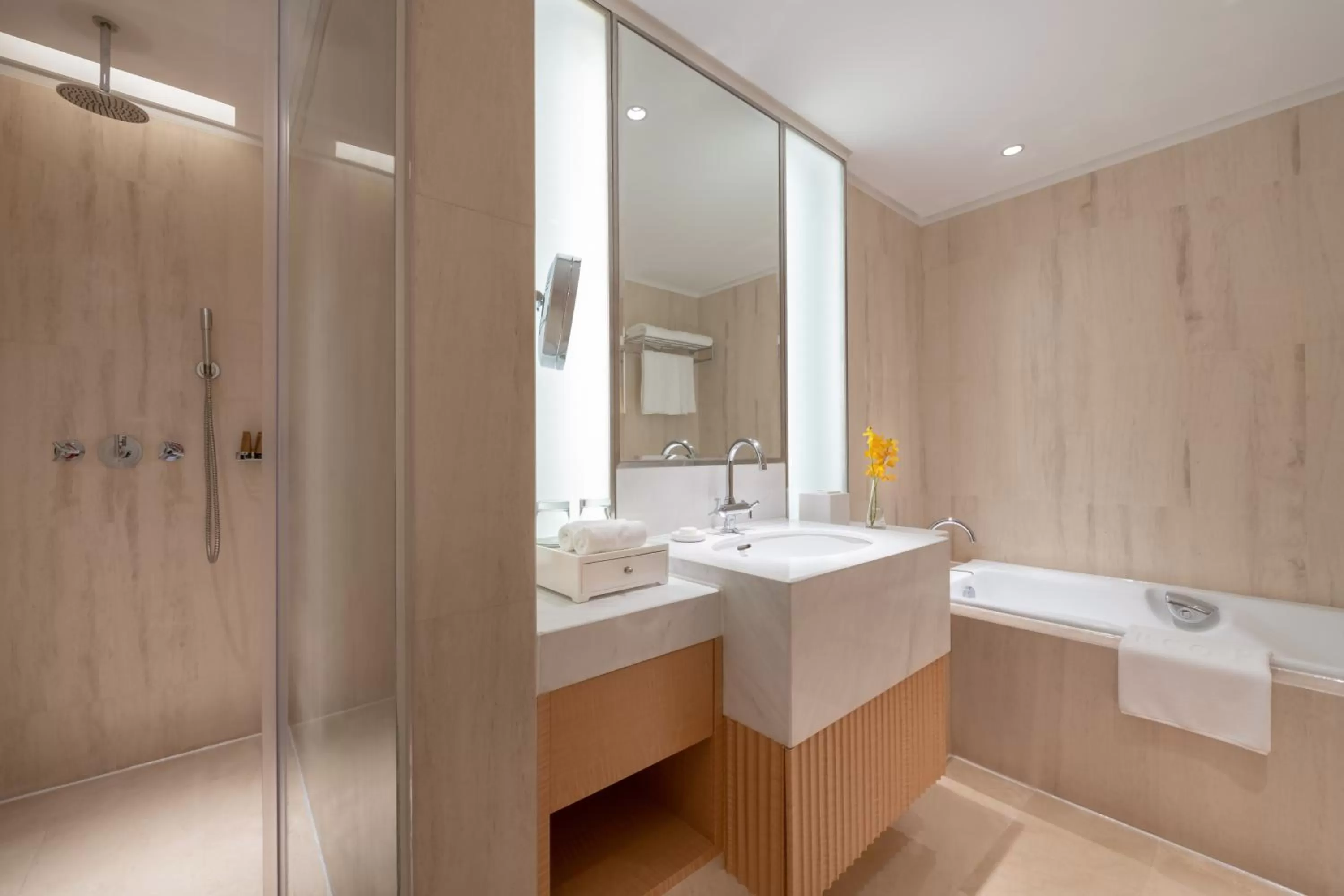 Bathroom in Crowne Plaza Shenzhen Futian