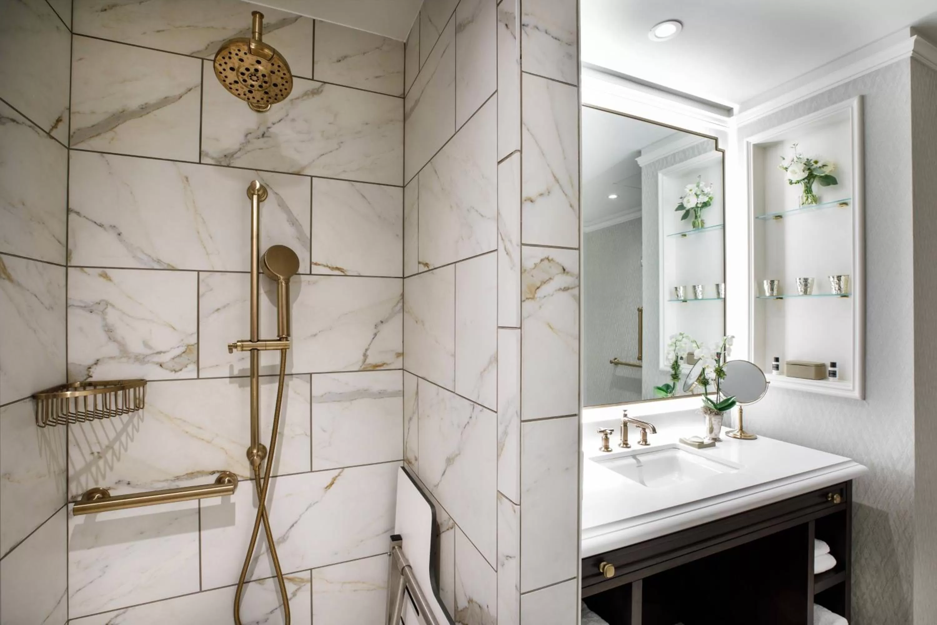 Bathroom in Hotel Carmichael, Autograph Collection