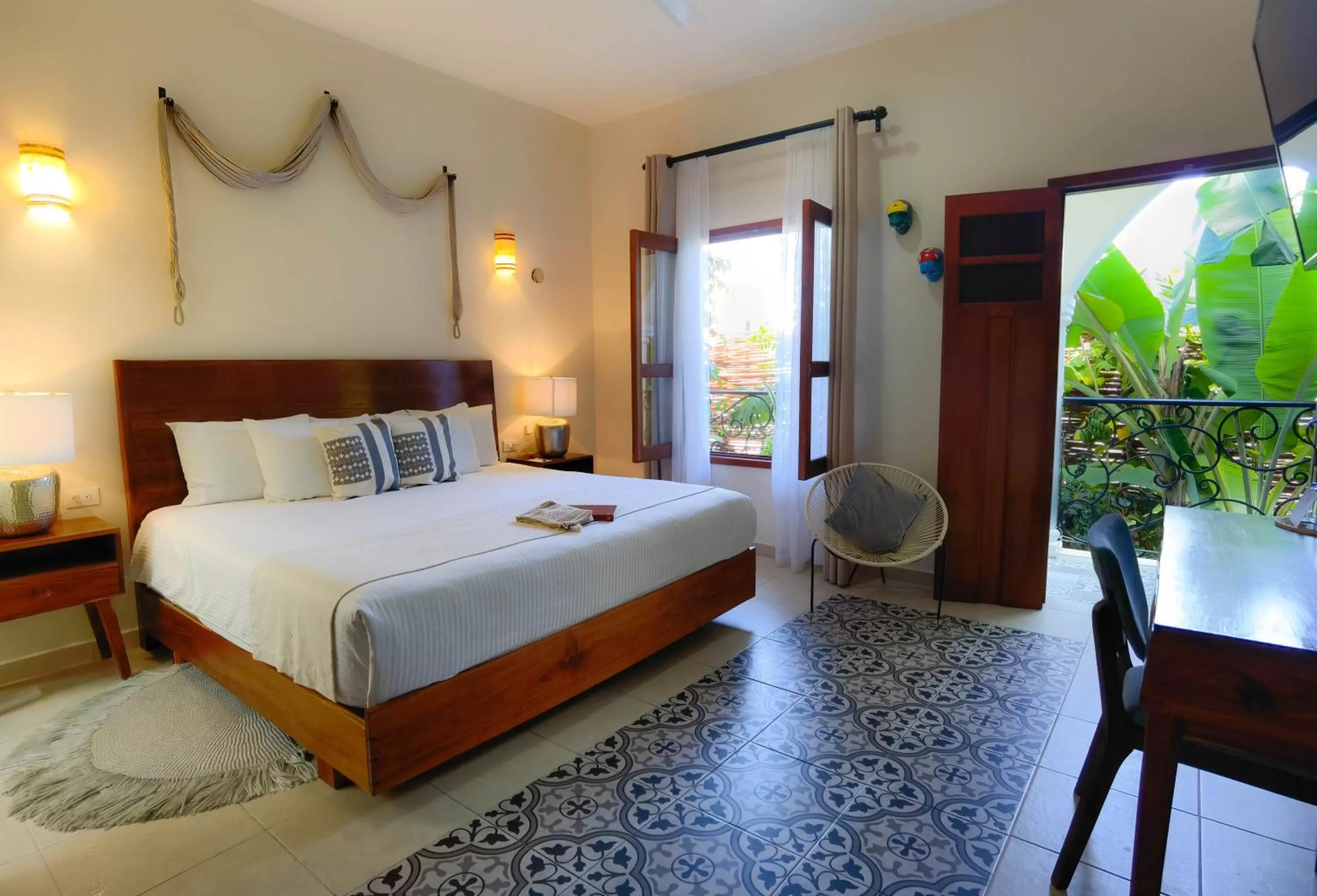 Photo of the whole room, Bed in Le Muuch Hotel Boutique