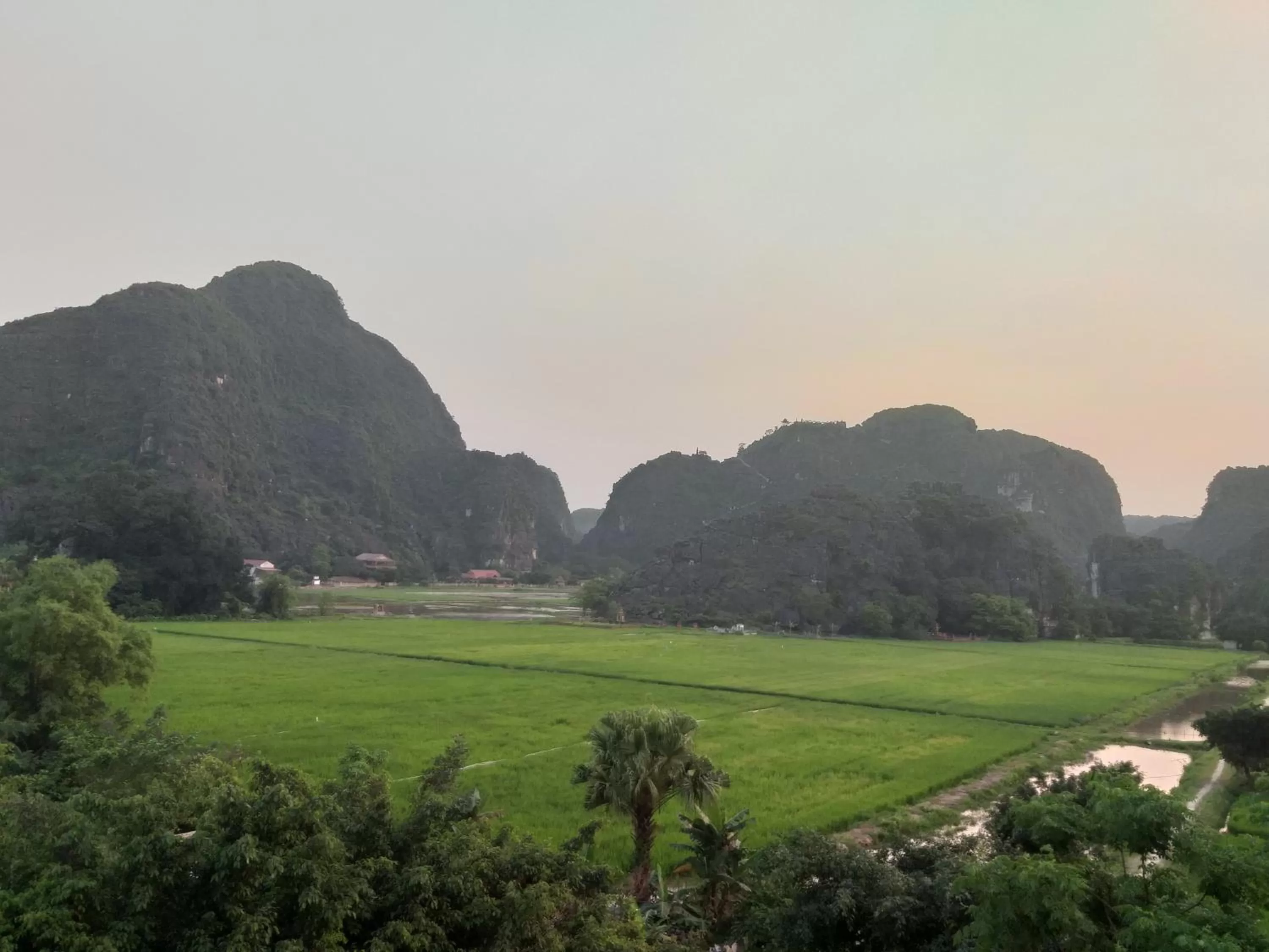 Hang Mua Central Homestay