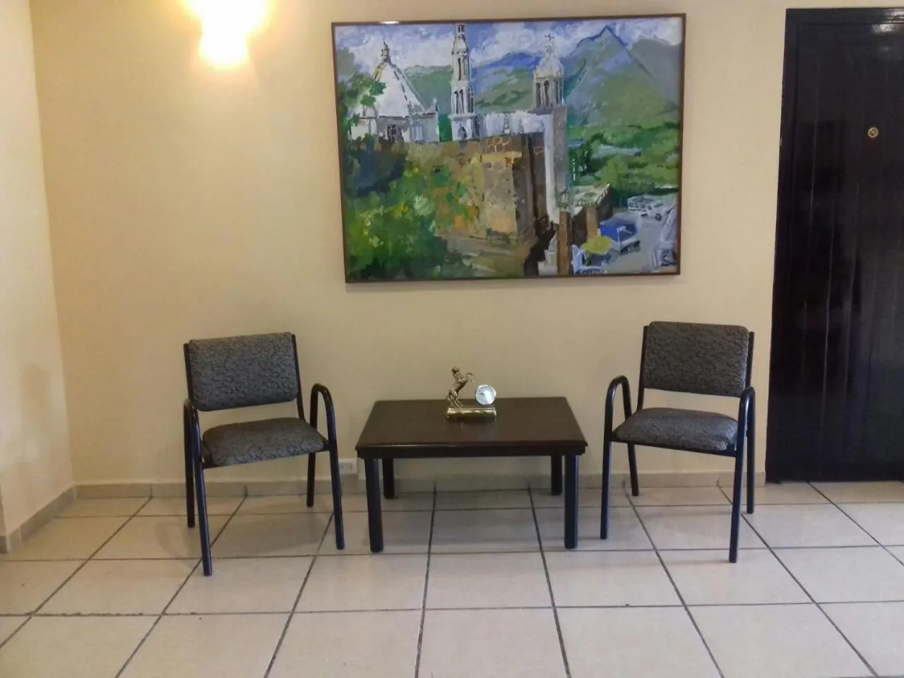 Communal lounge/ TV room in CHN Hotel Monterrey Santa Fe