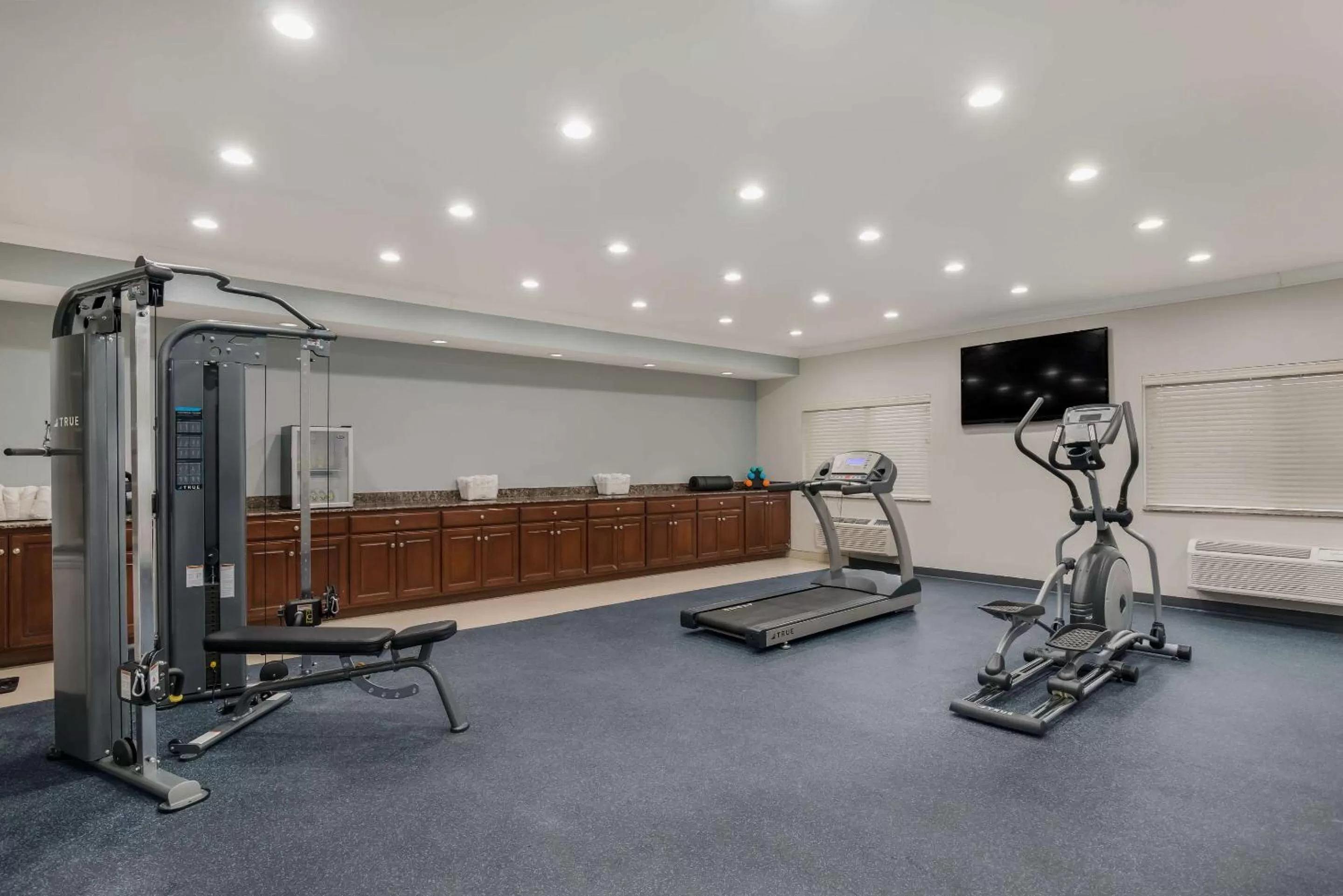 Fitness centre/facilities in MainStay Suites Joliet I-80