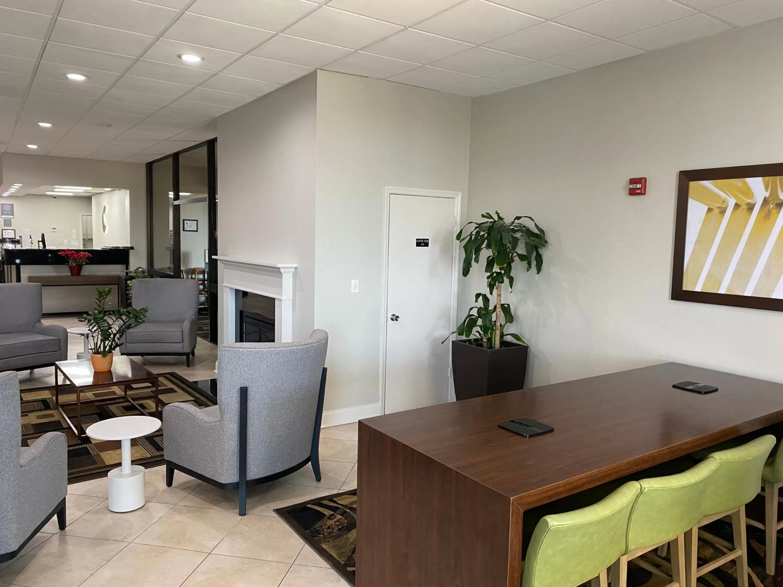 Seating area in Comfort Inn Conover-Hickory