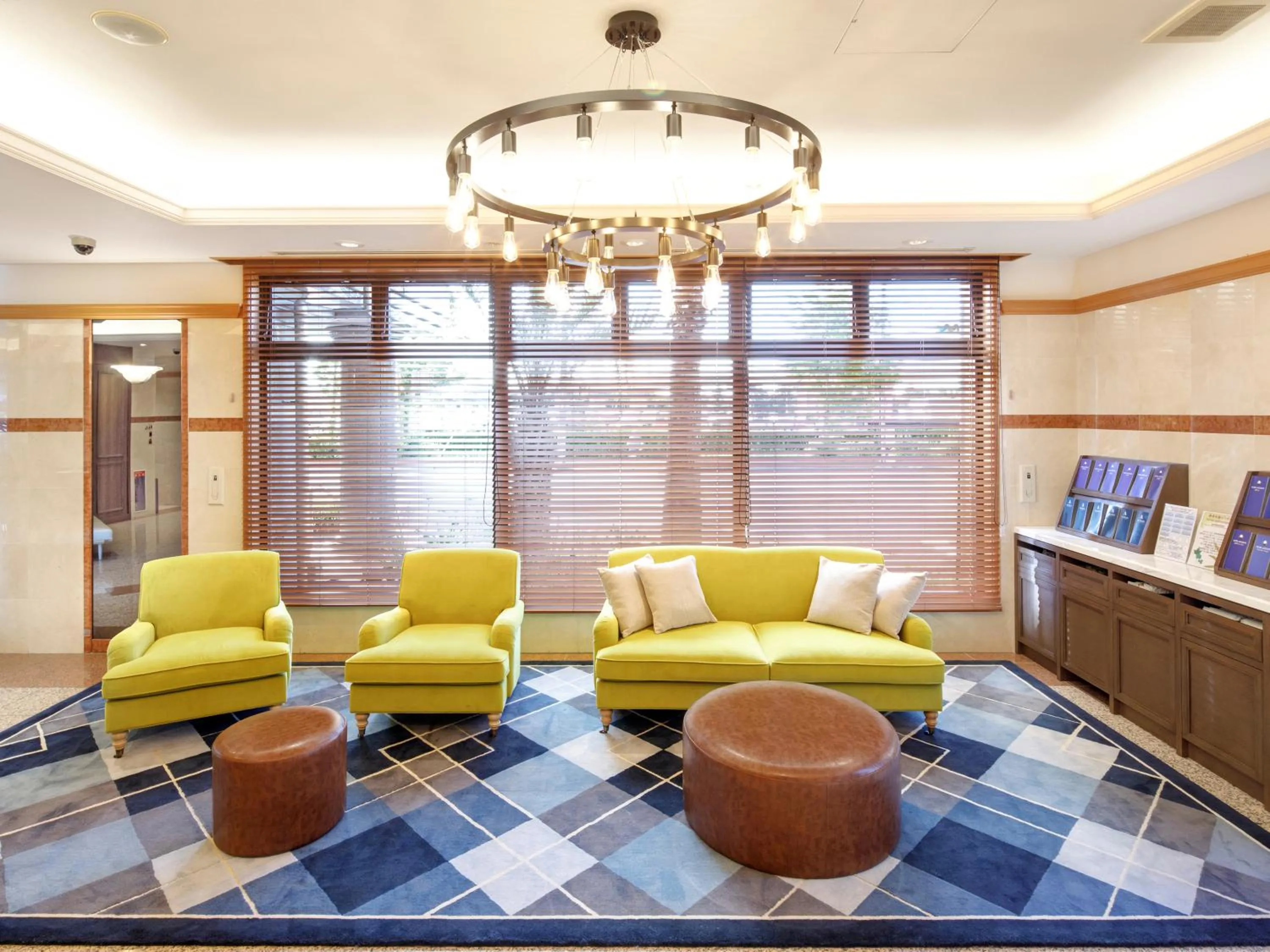 Lobby or reception in HOTEL MYSTAYS Maihama