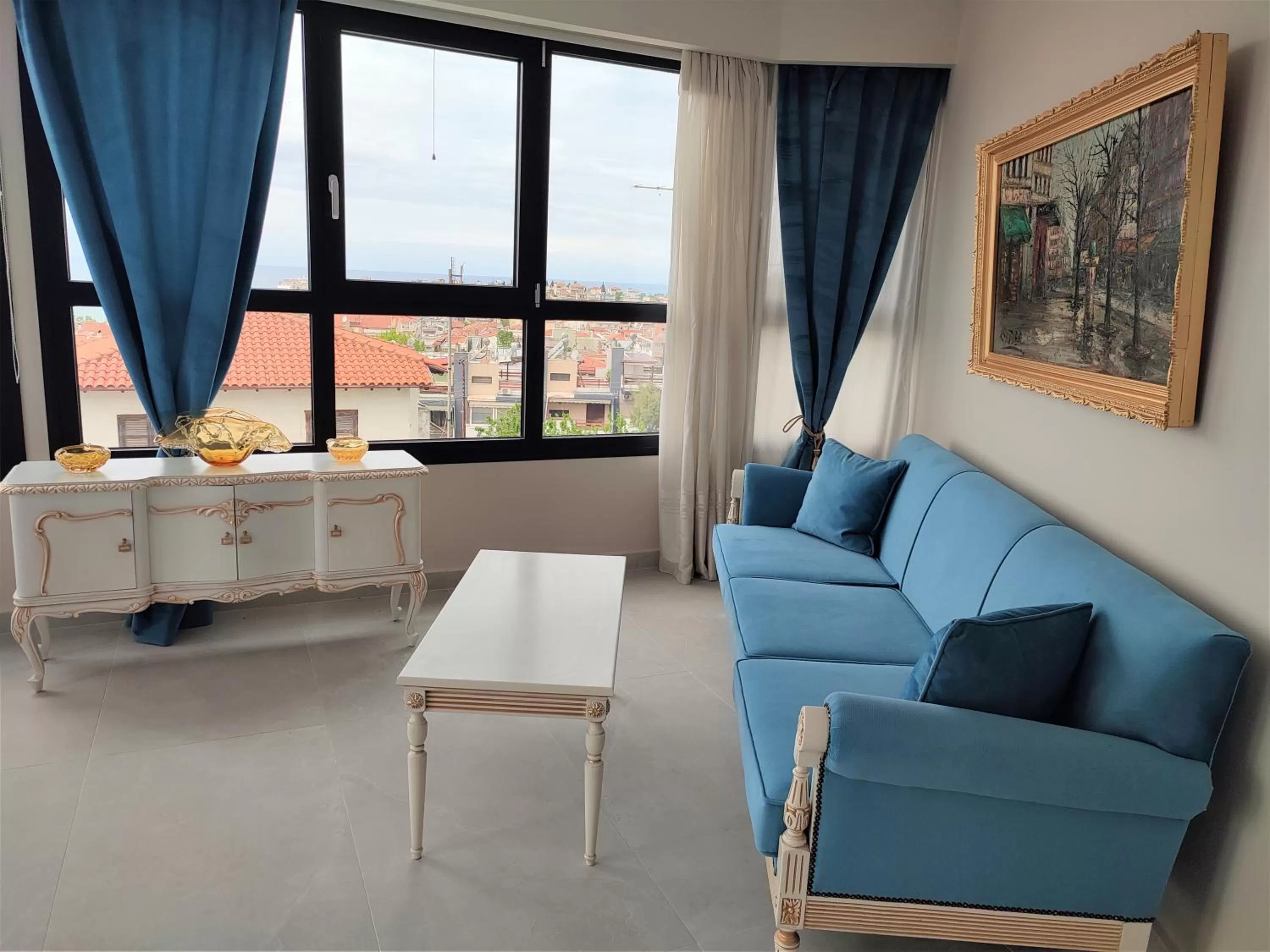 Photo of the whole room in Light Blue Hotel