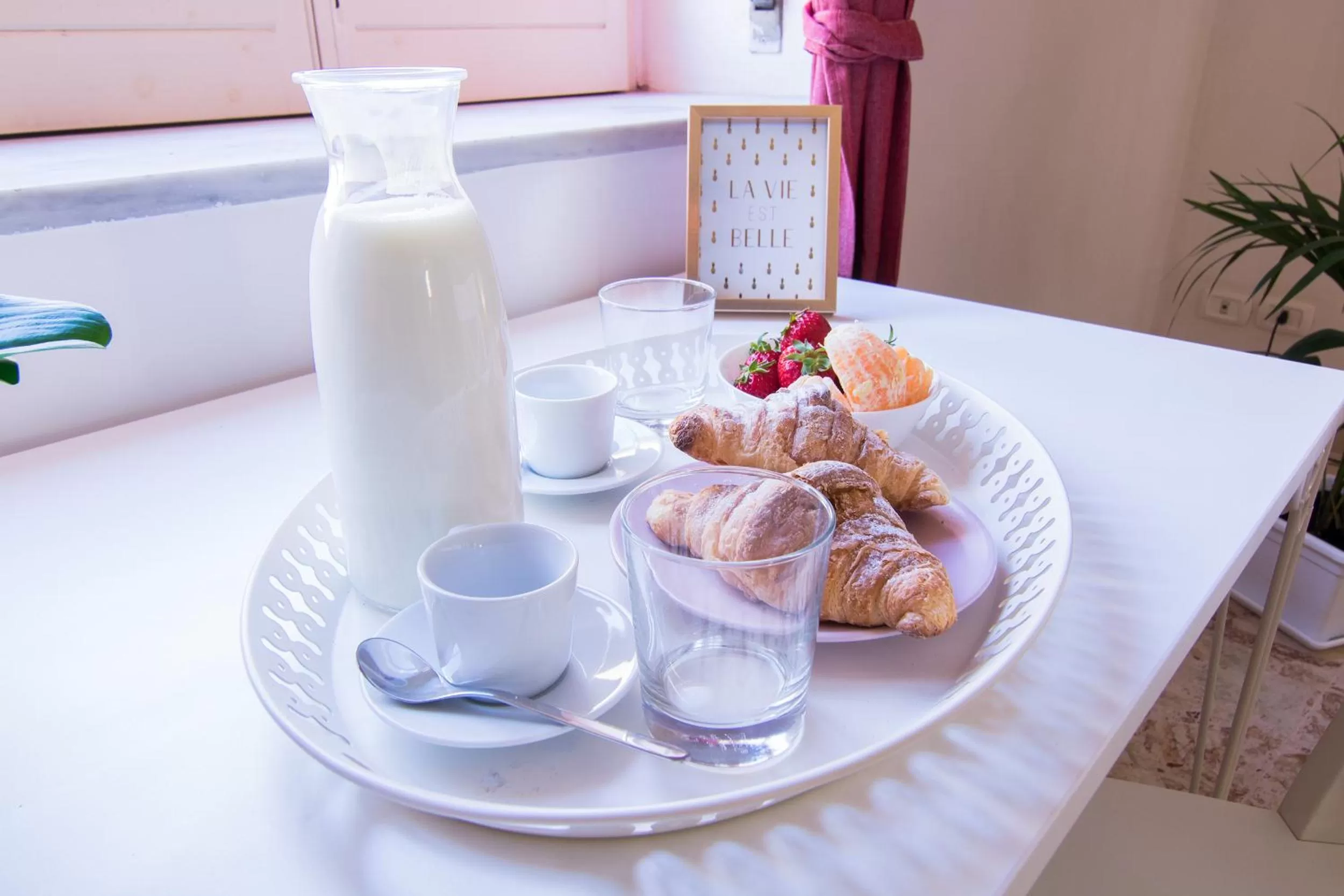 Italian breakfast in Maison Ortigia