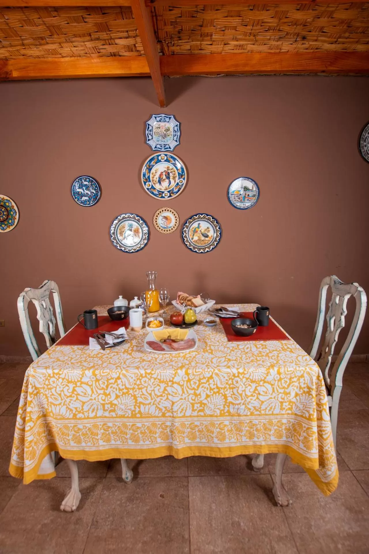 Food and drinks in Hotel Pat'ta Hoiri