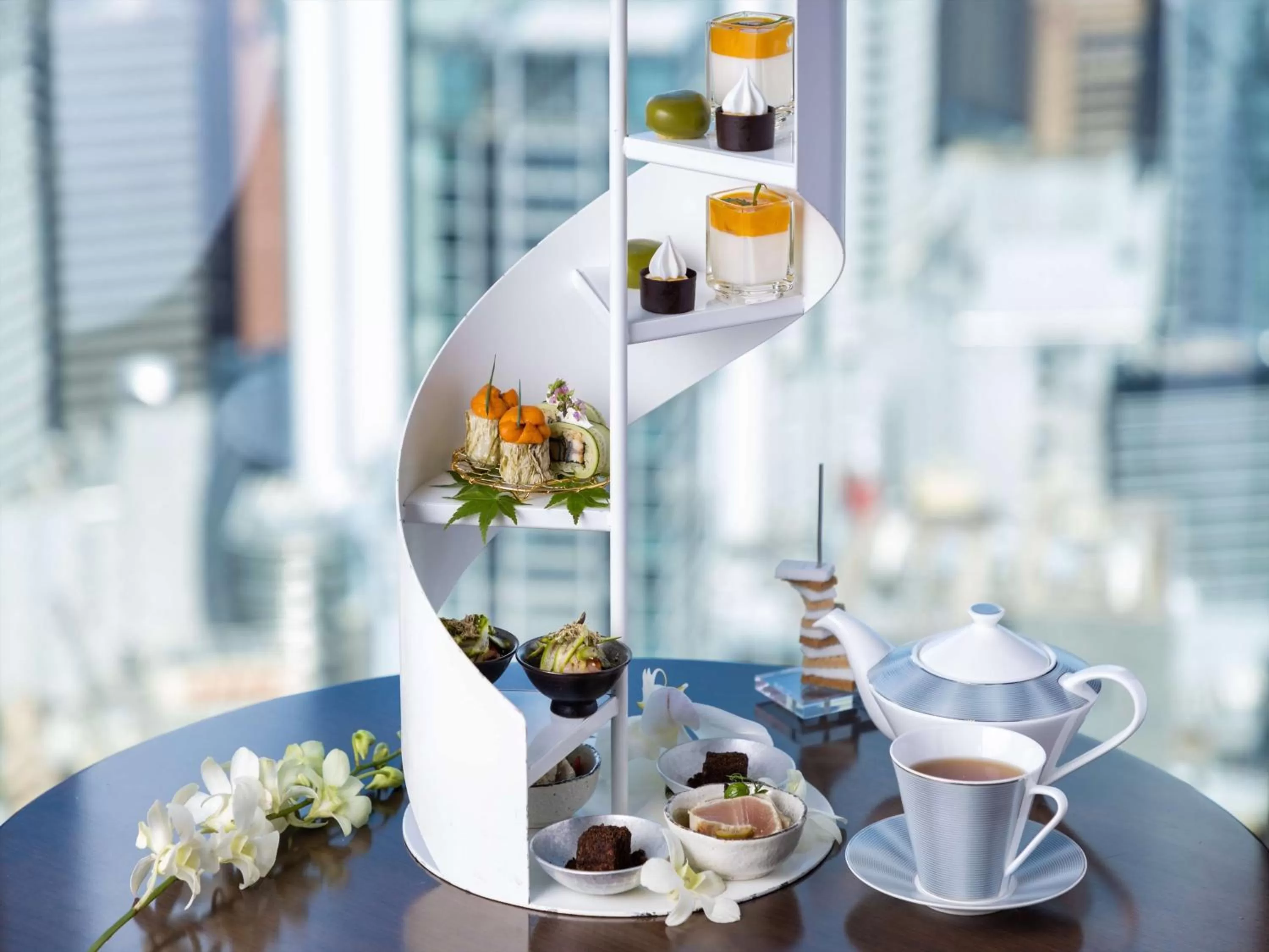 Lounge or bar in Conrad Osaka