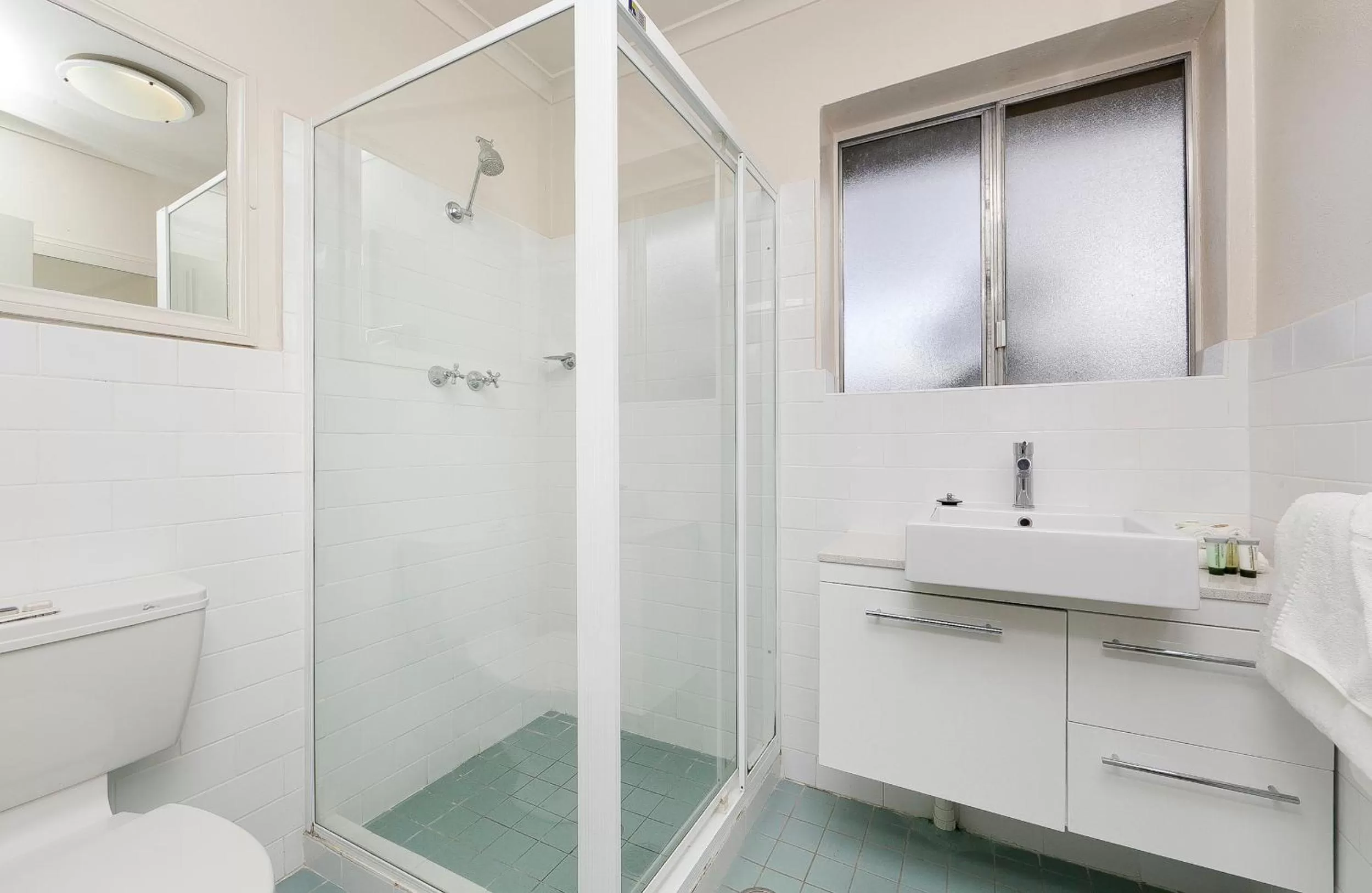 Bathroom in Forrest Hotel & Apartments