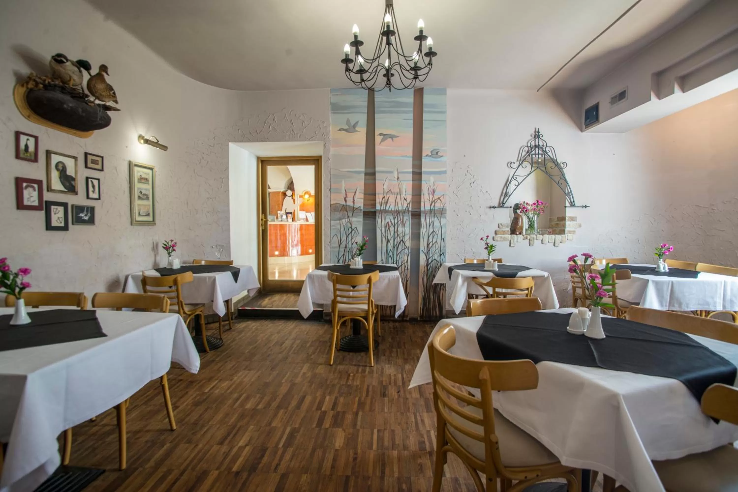 Restaurant/places to eat in Hotel Wawel