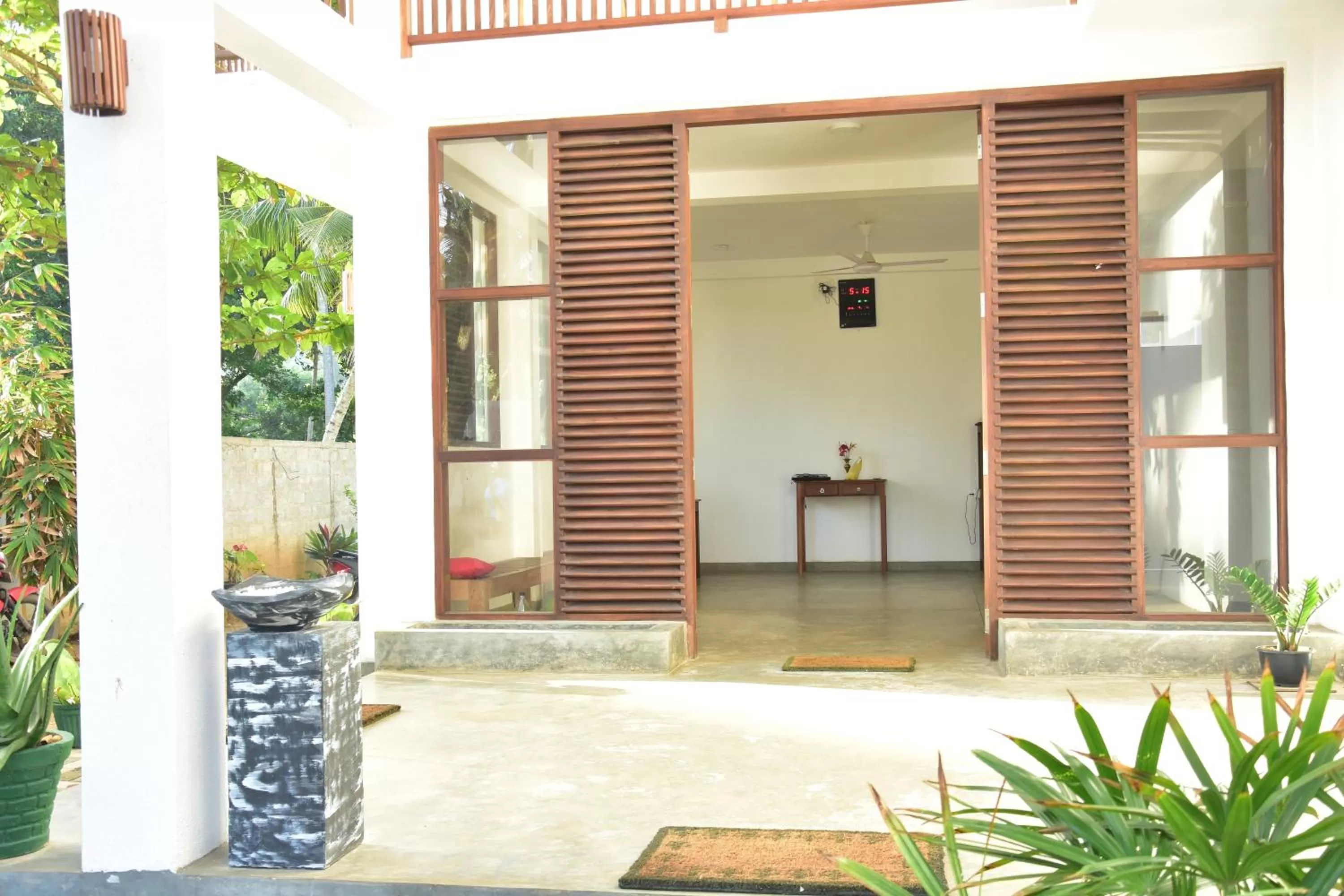 Facade/entrance in Green Almond Hotel
