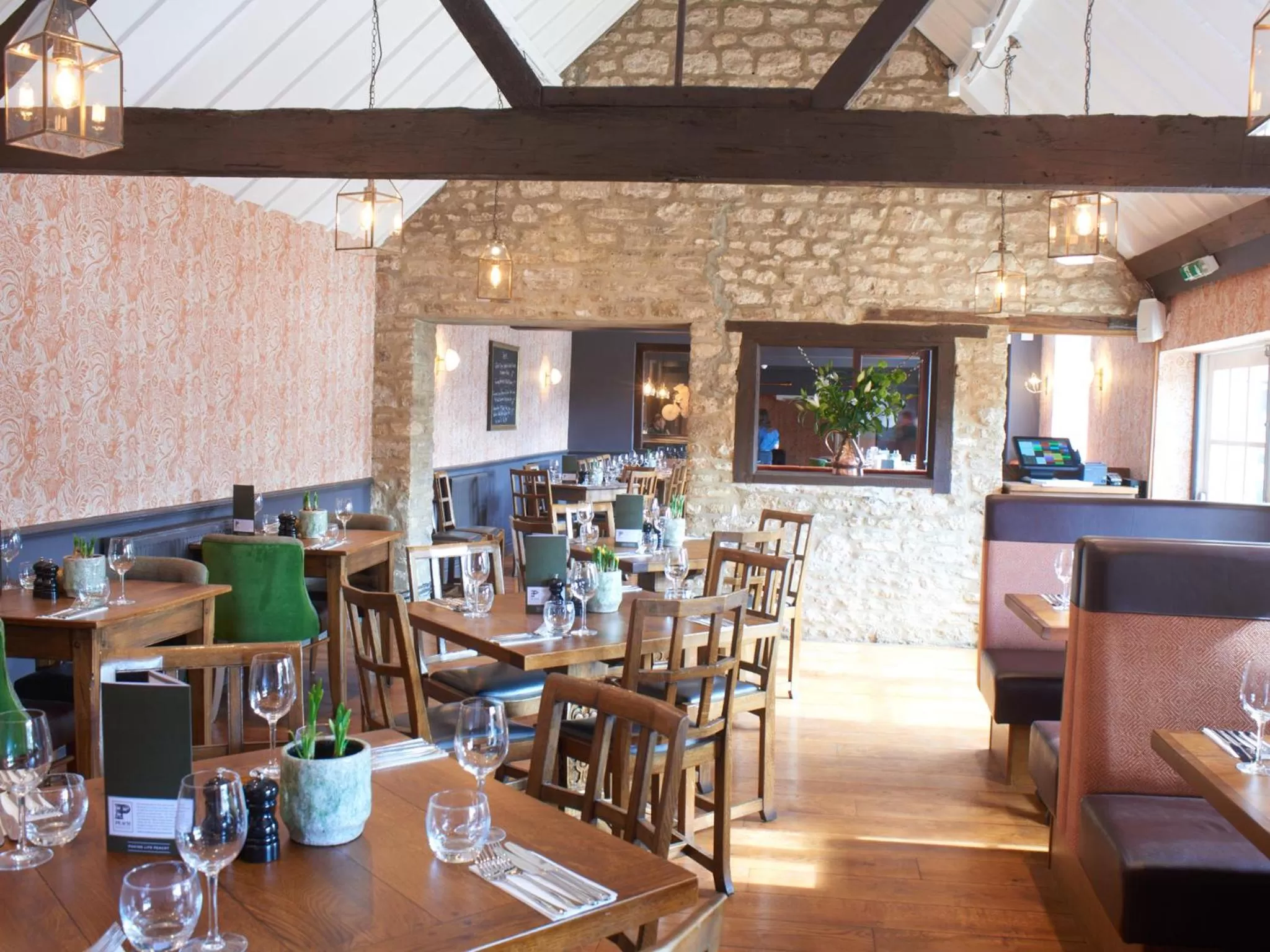 Restaurant/places to eat in Bear and Ragged Staff
