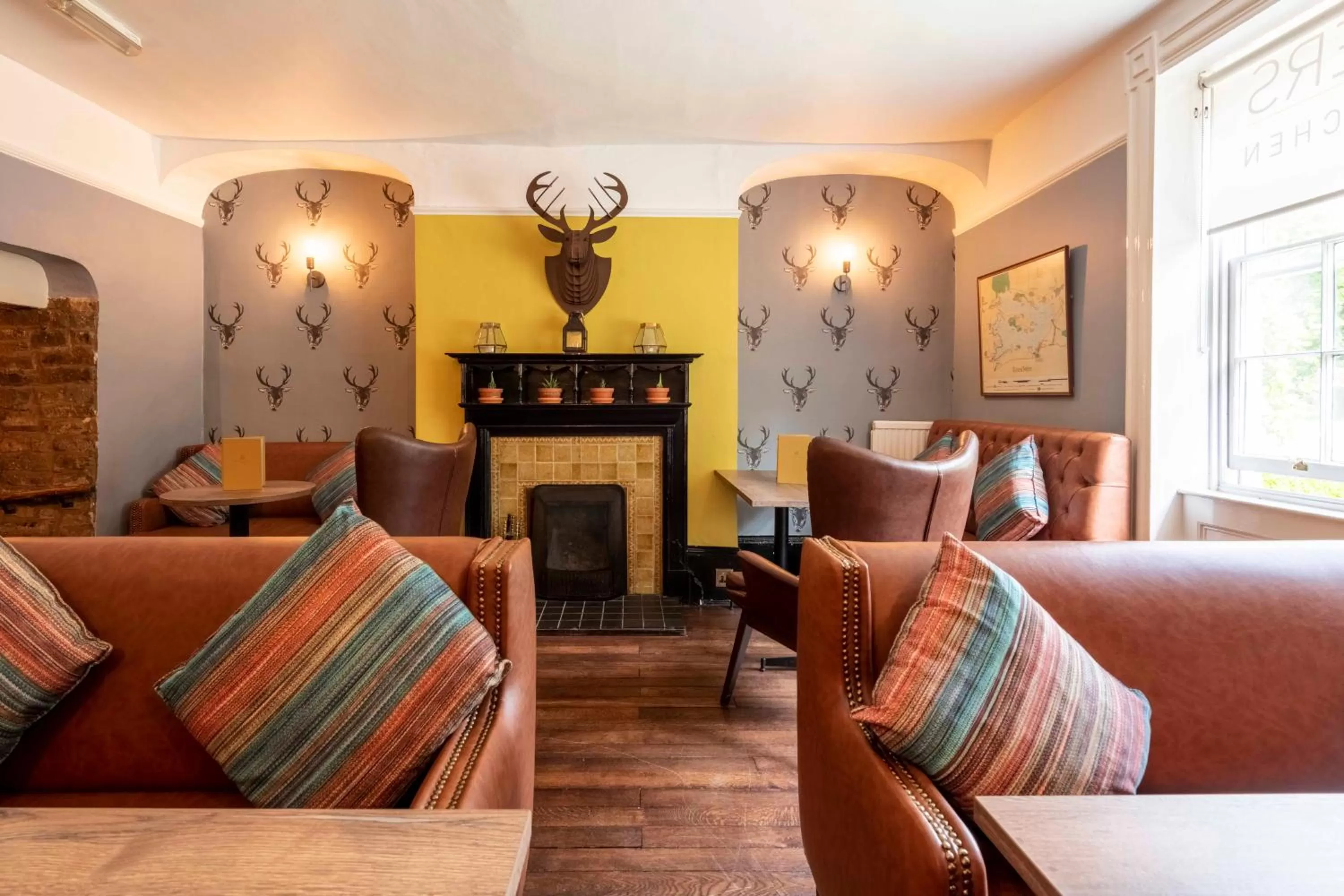 Restaurant/places to eat in Wisteria Hotel