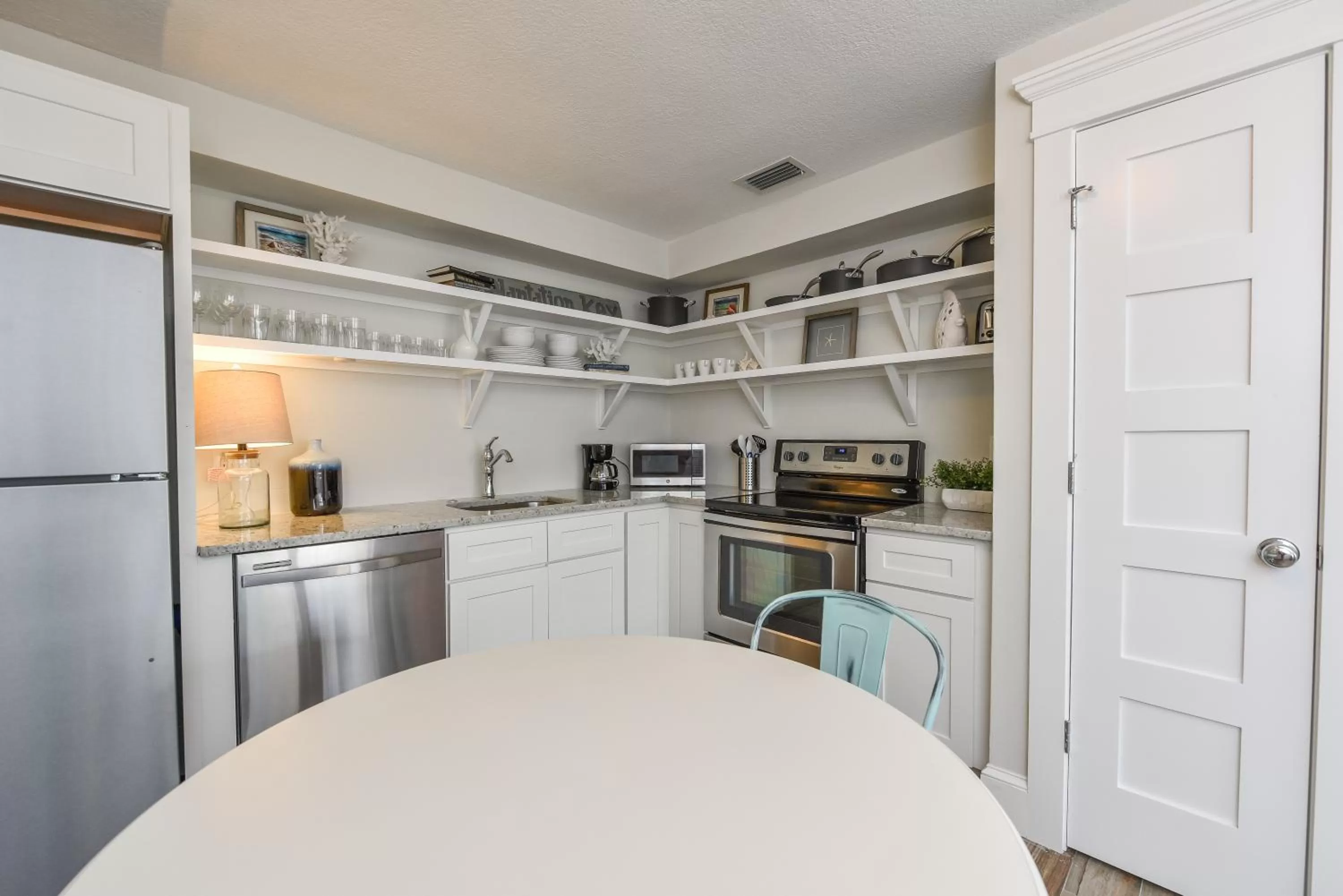 Kitchen or kitchenette in Tropical Breeze Resort