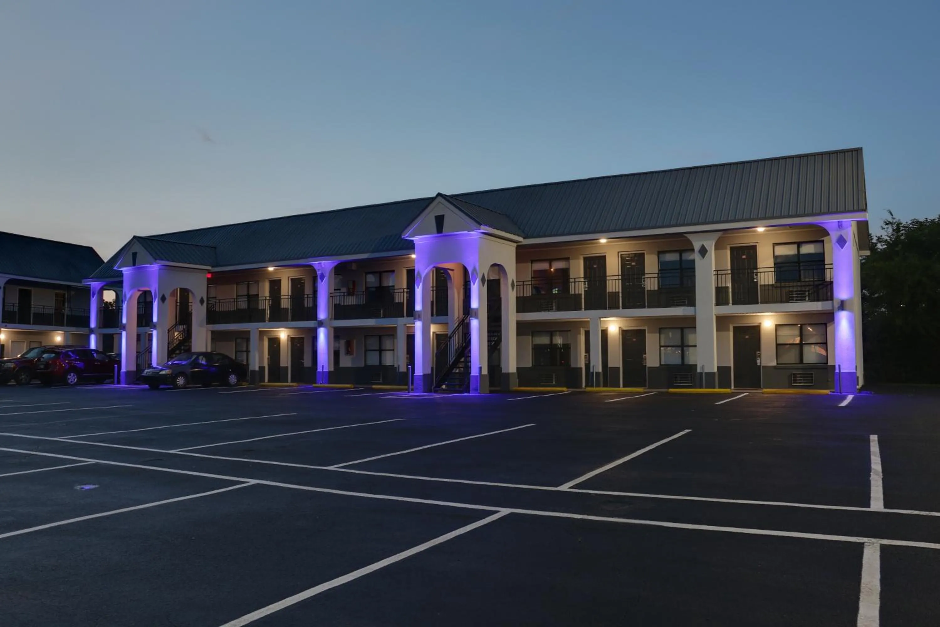 Property building in Travelodge by Wyndham Calhoun South I-75