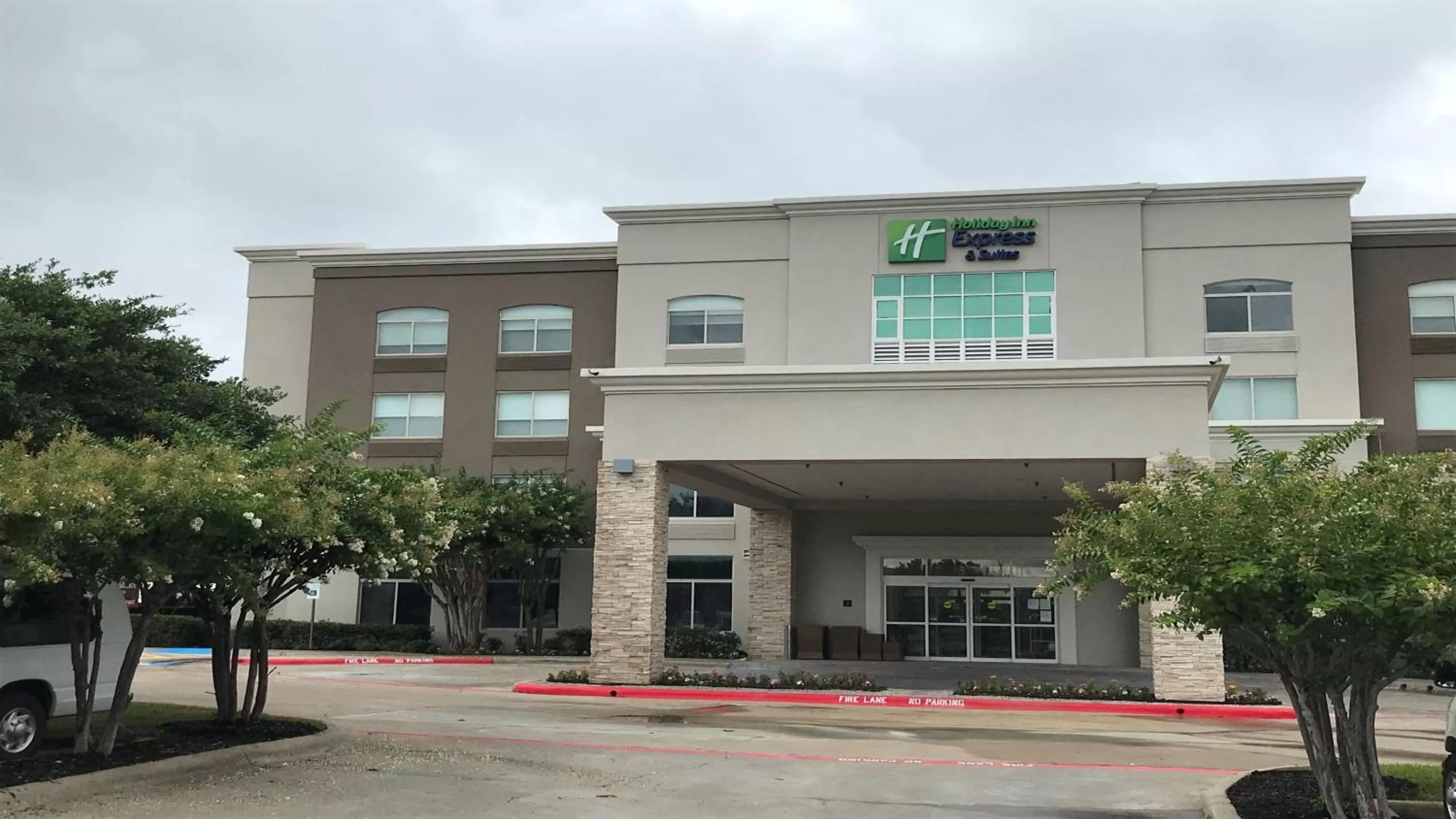 Property building in Holiday Inn Express & Suites Arlington North – Stadium Area by IHG