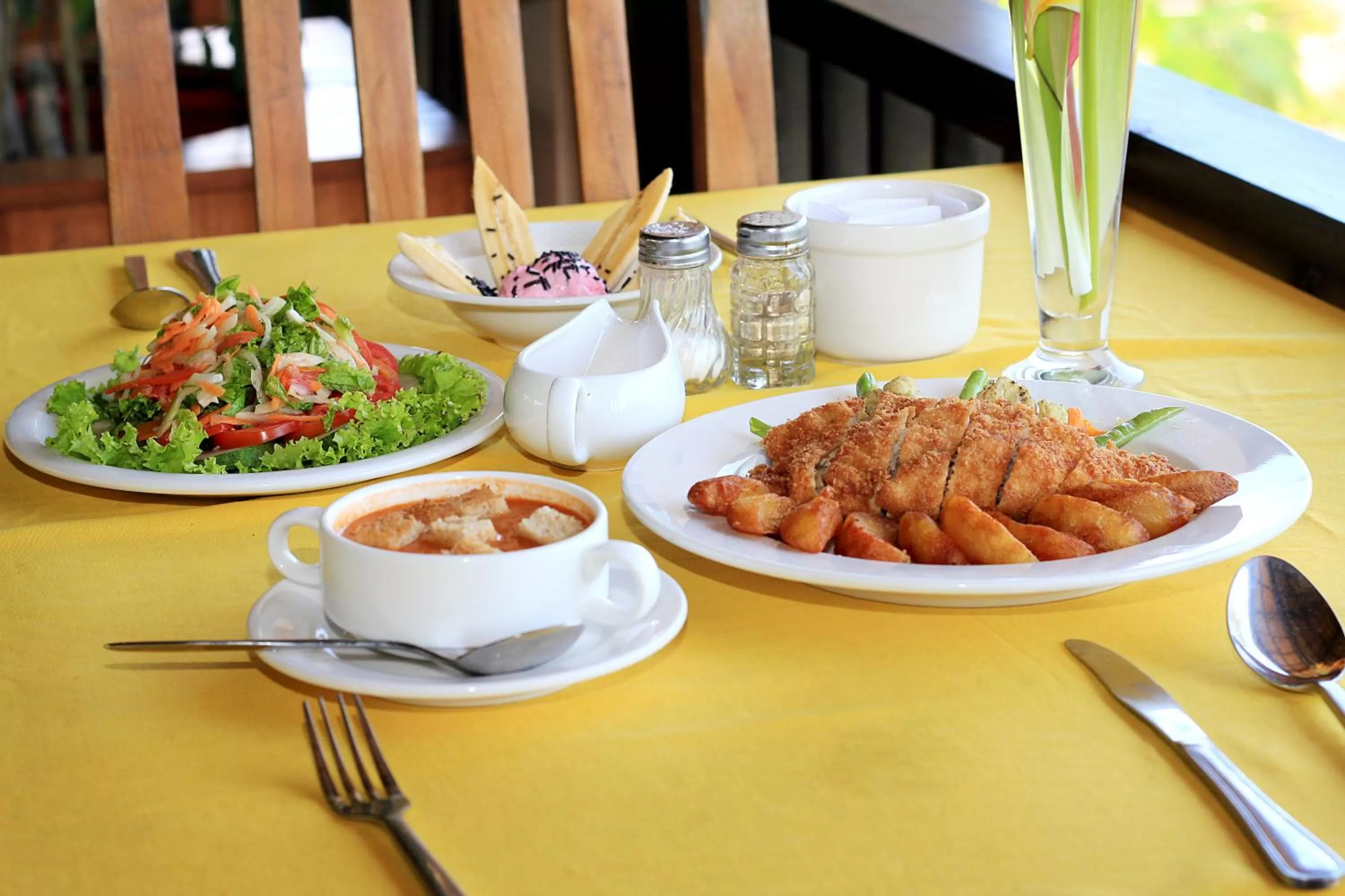 Food in Puri Sari Beach Hotel