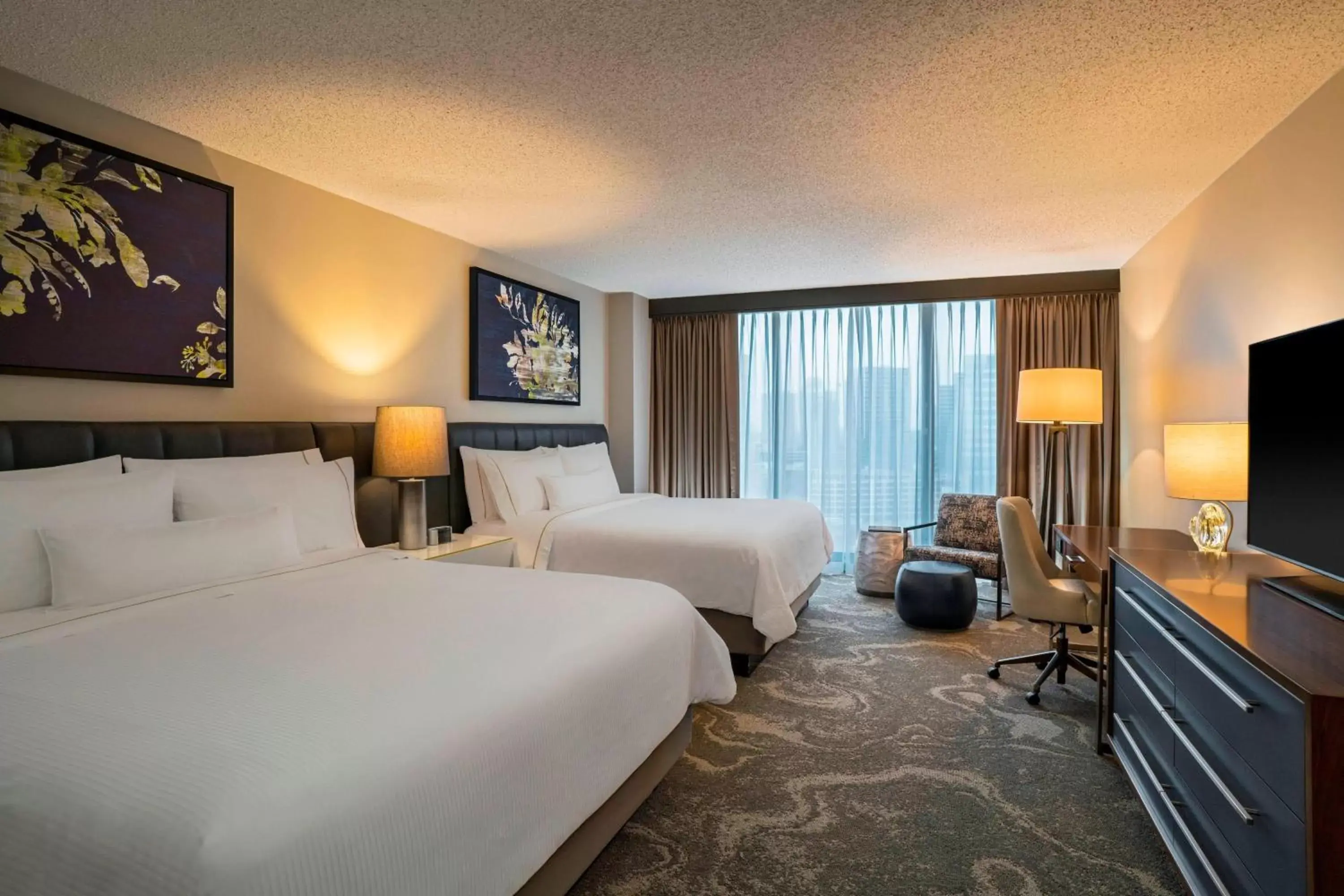 Traditional King Room with Two King Beds and Adapted Tub - Mobility Accessible in The Westin Oaks Houston at the Galleria Traditional King Room with Two King Beds and Adapted Tub - Mobility Accessible in The Westin Oaks Houston at the Galleria