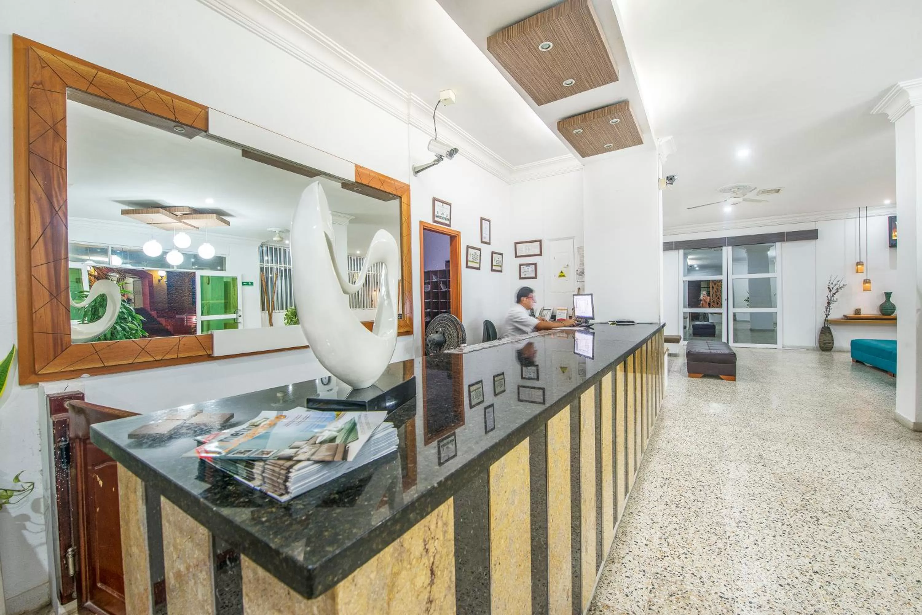 Lobby or reception in Hotel Portobahia Santa Marta Rodadero