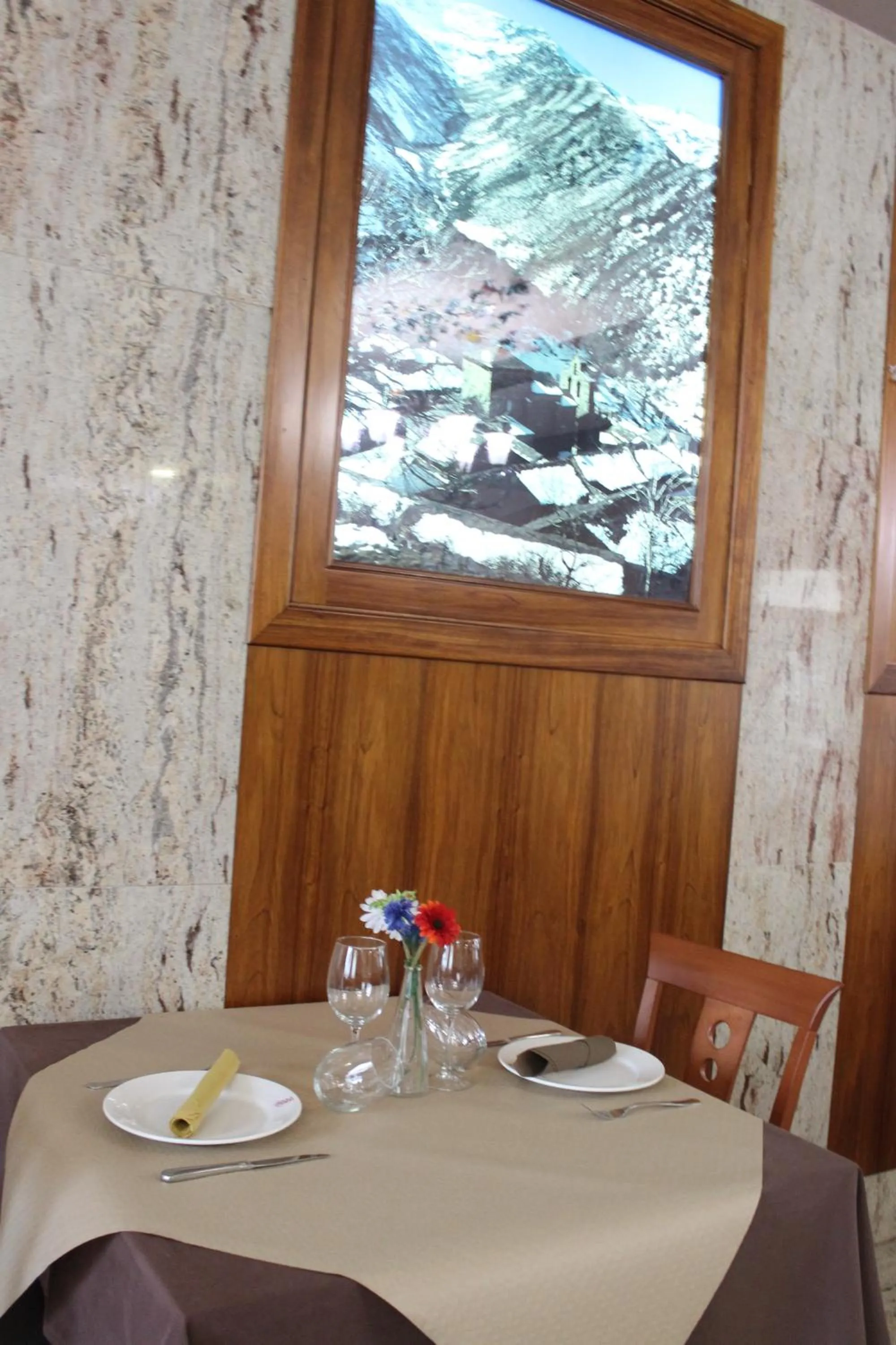 Restaurant/places to eat in Hotel El Castillo