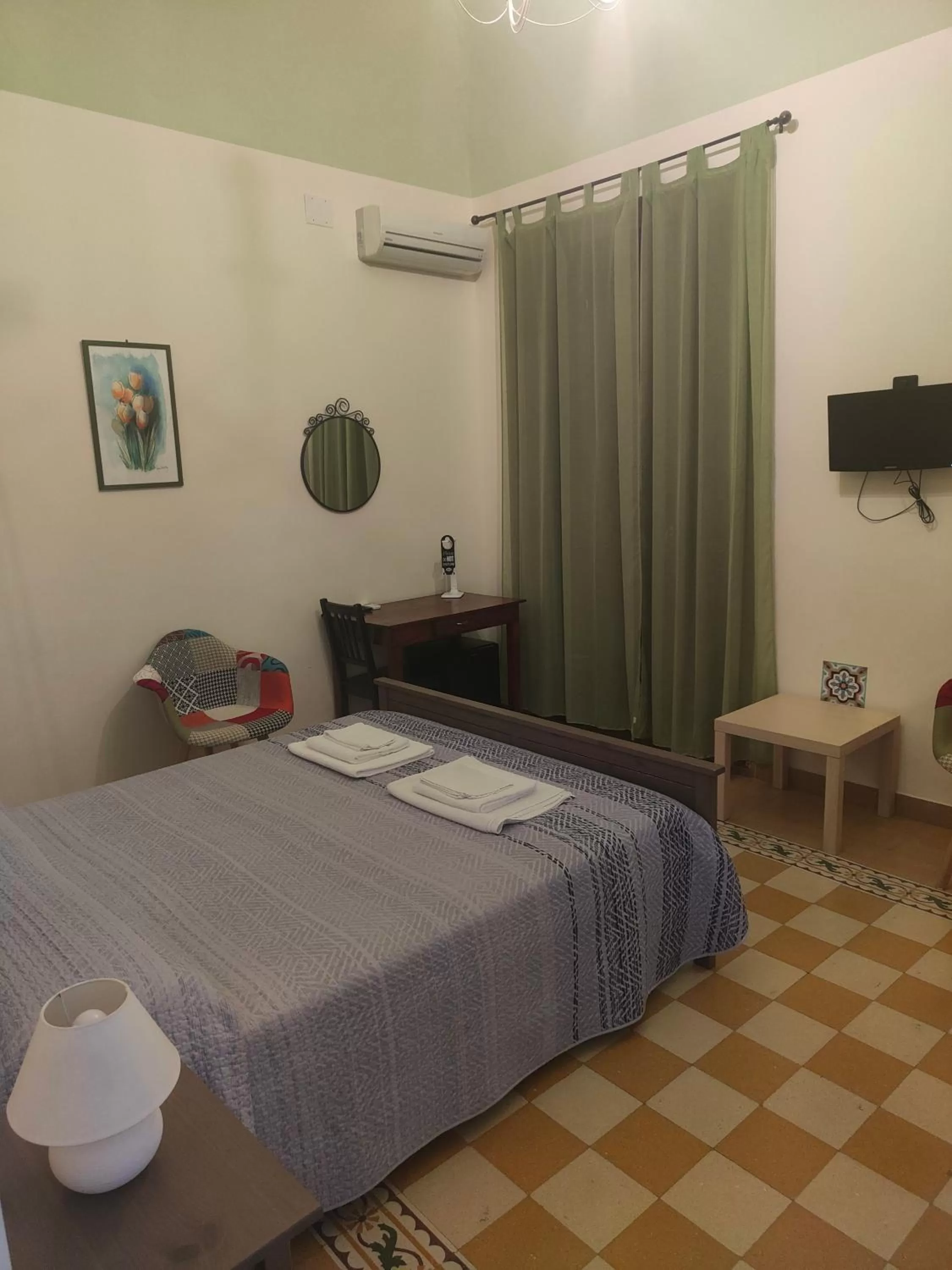 air conditioner, Bed in B&B Palazzo Corvino