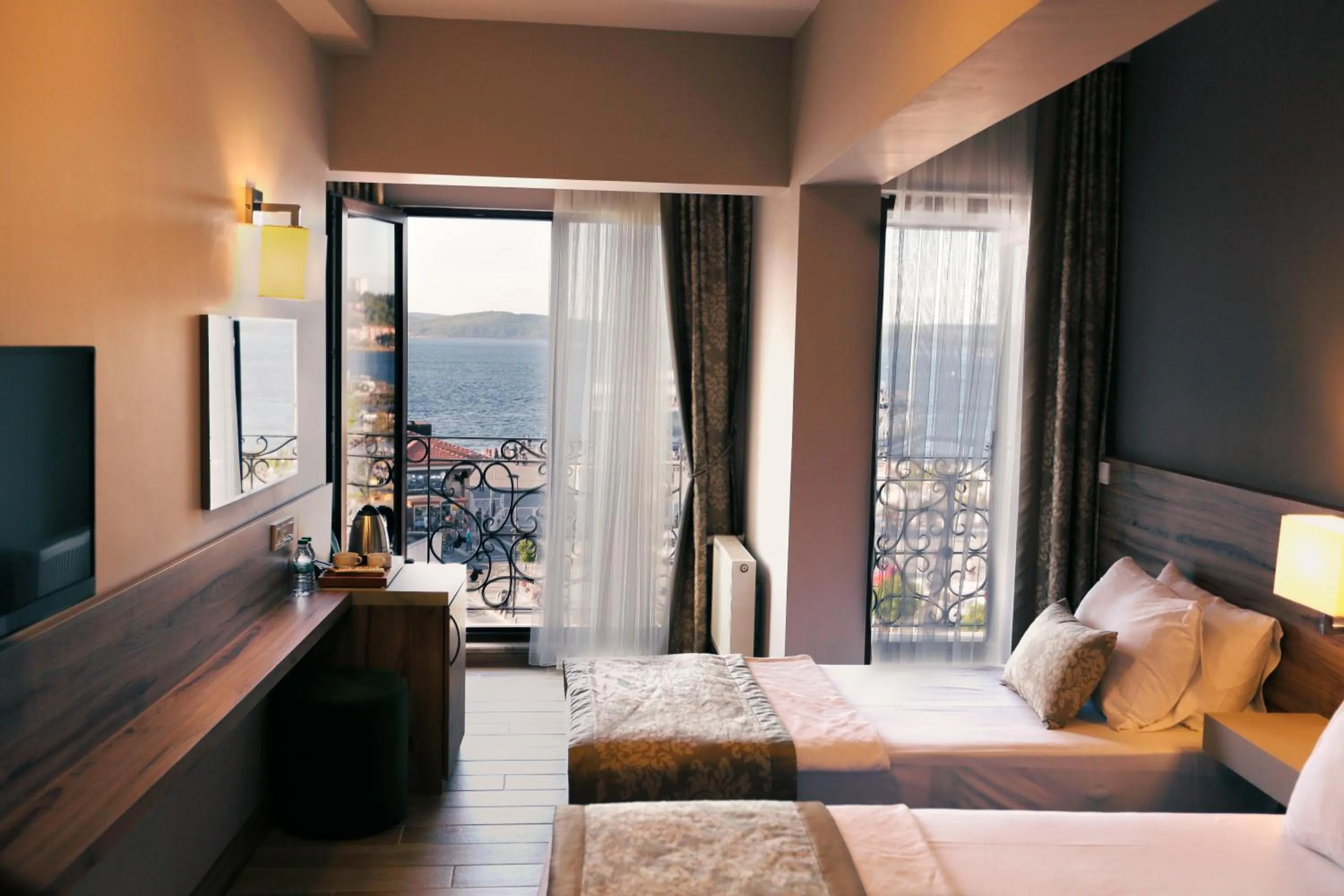 Sea view, Bed in Kule Hotel