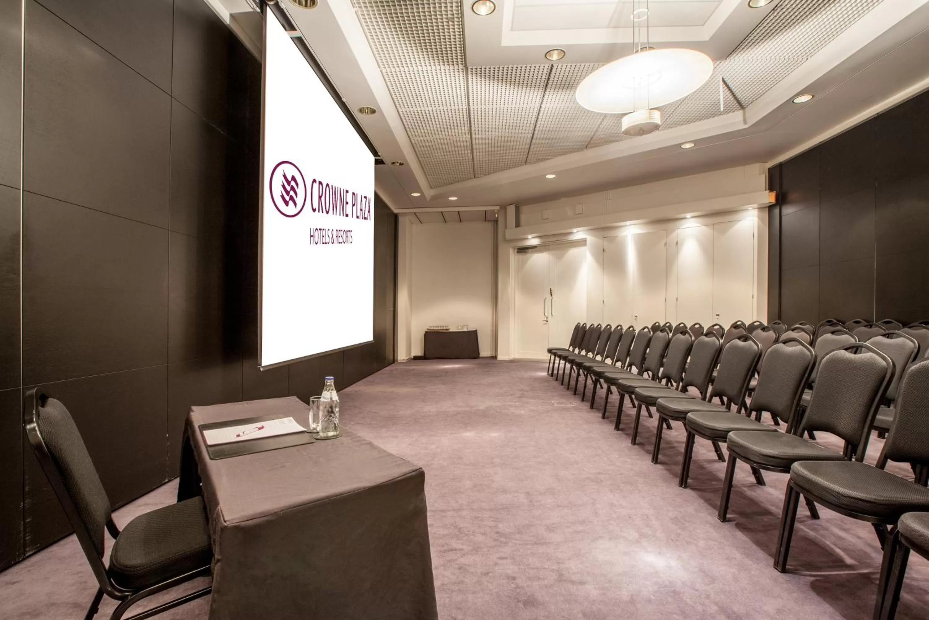 Meeting/conference room in Crowne Plaza Helsinki - Hesperia by IHG