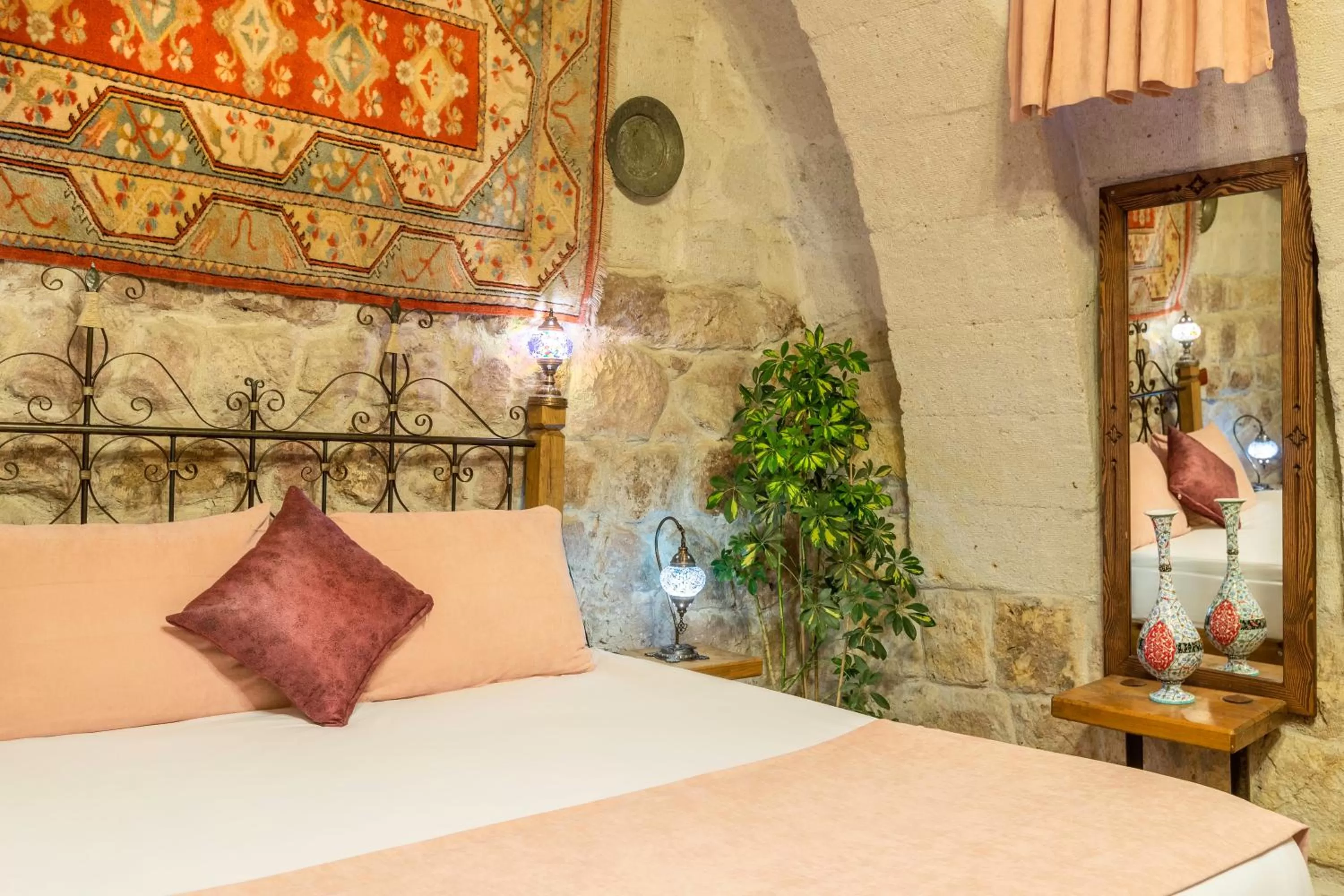 Bedroom, Bed in Maron Stone House