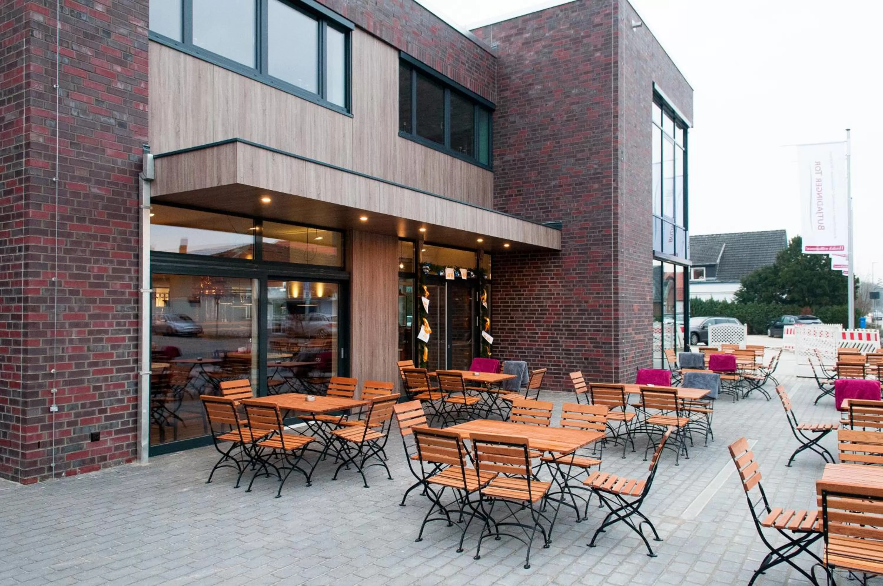 Restaurant/places to eat in Landhotel Butjadinger Tor