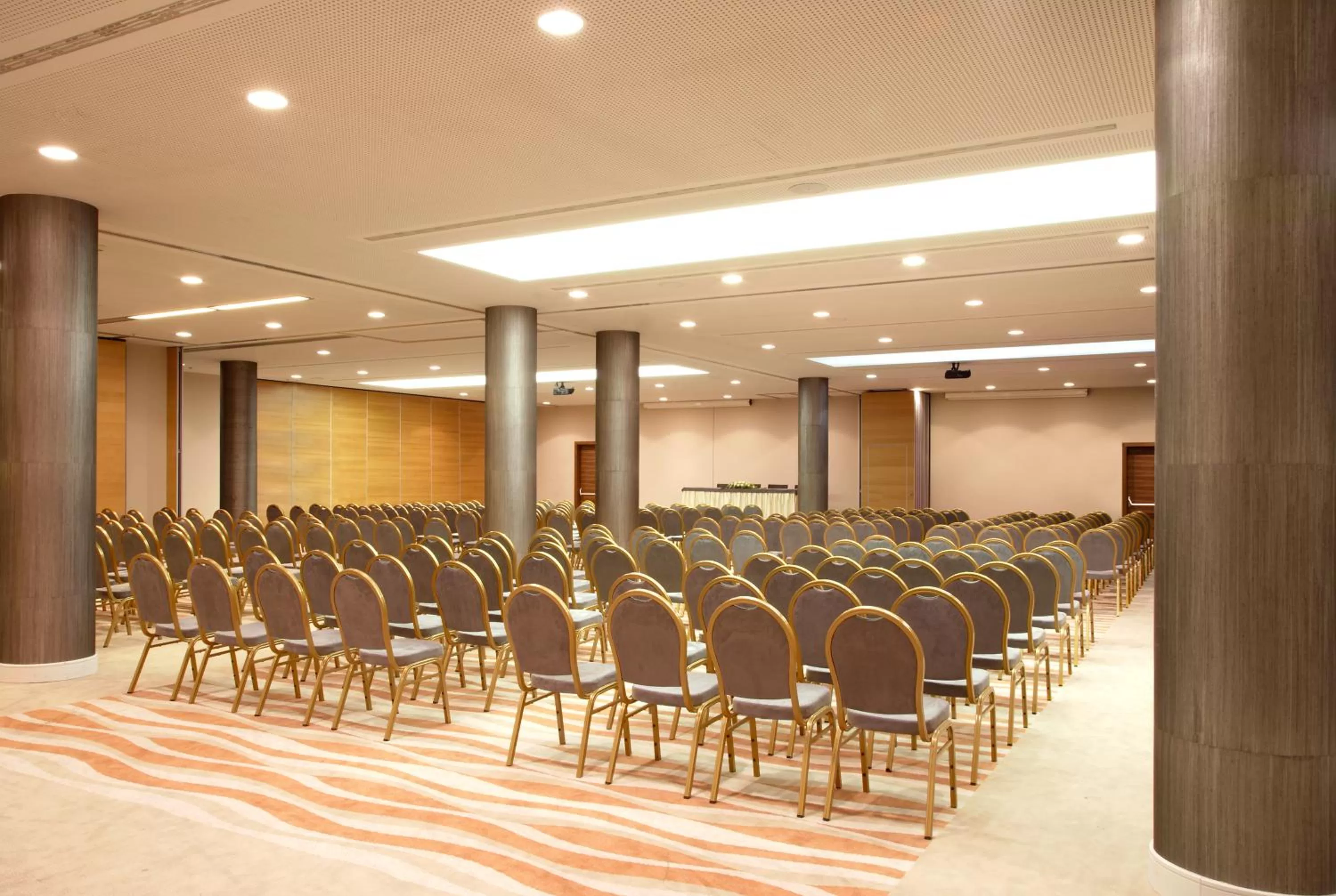 Business facilities in Hotel Atrium