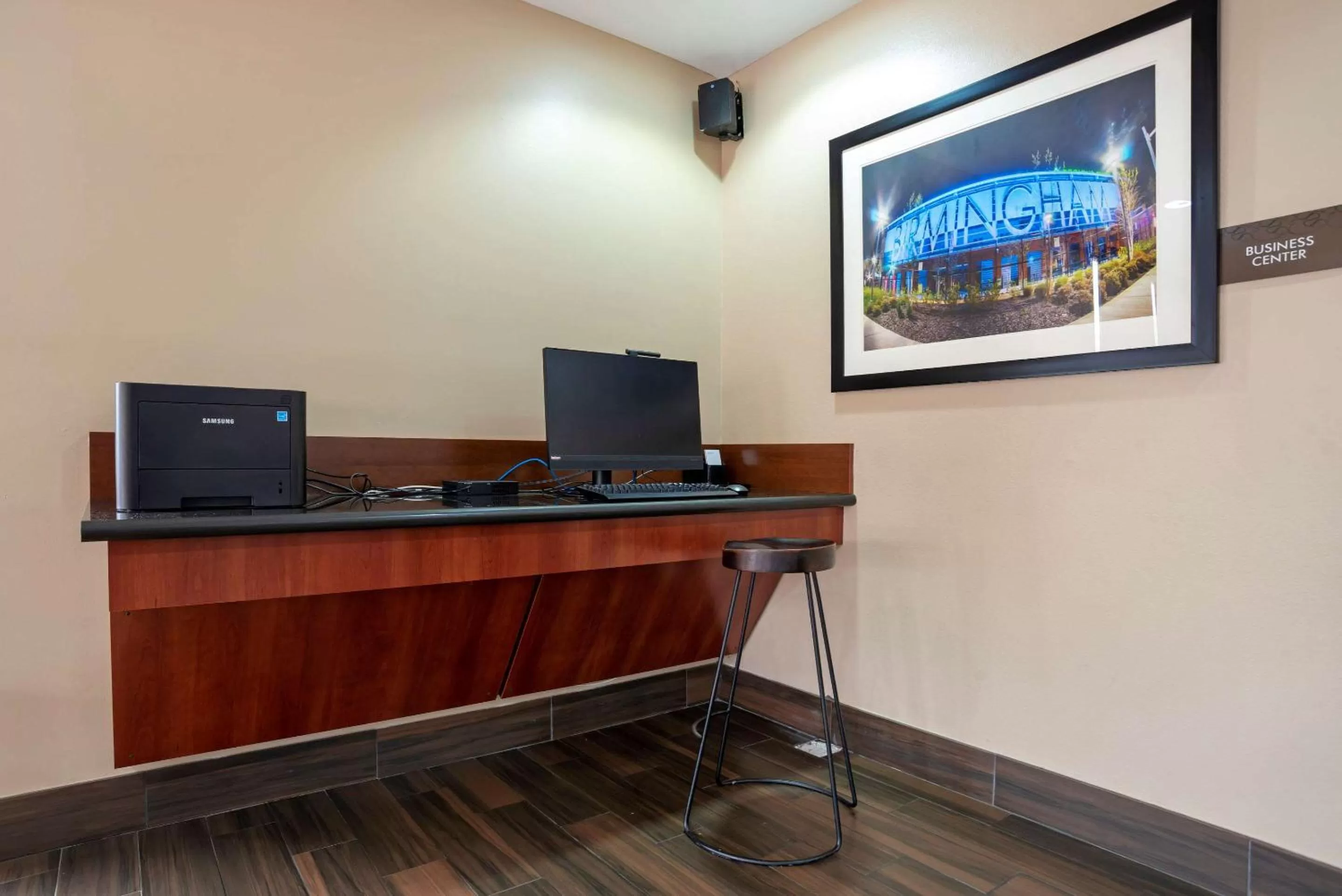 Business facilities in Comfort Suites Fultondale I-65 near I-22