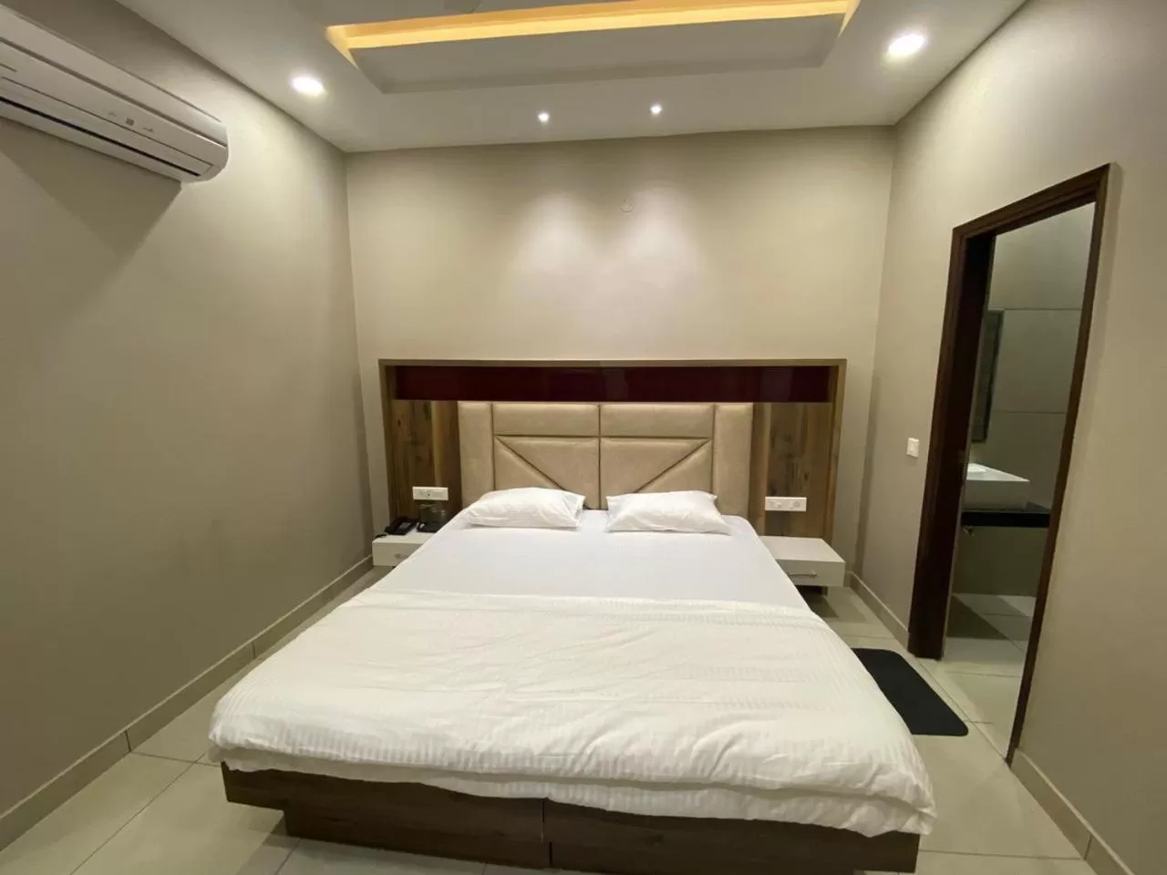 Bed in Hotel The Retro Regency