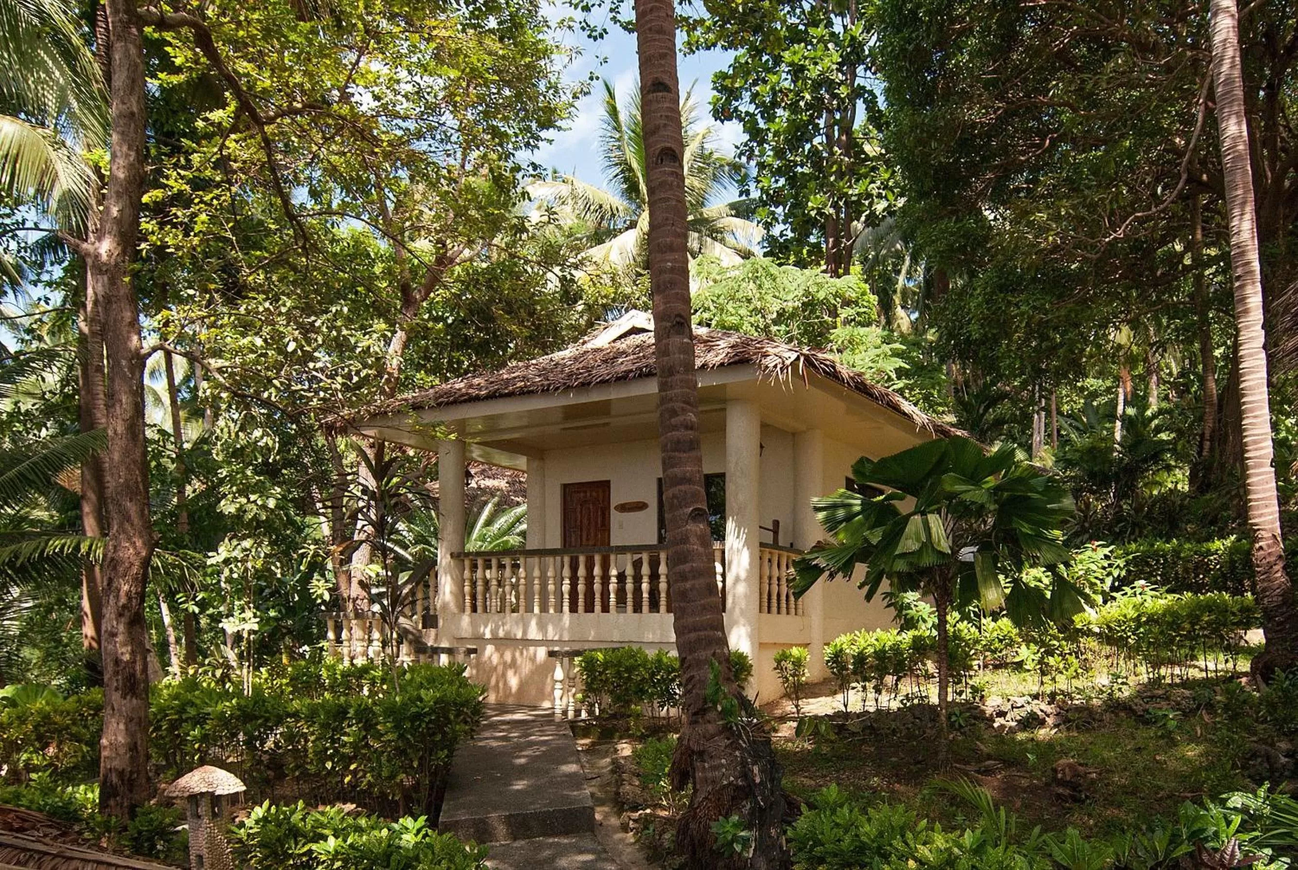 Garden in Easy Diving and Beach Resort