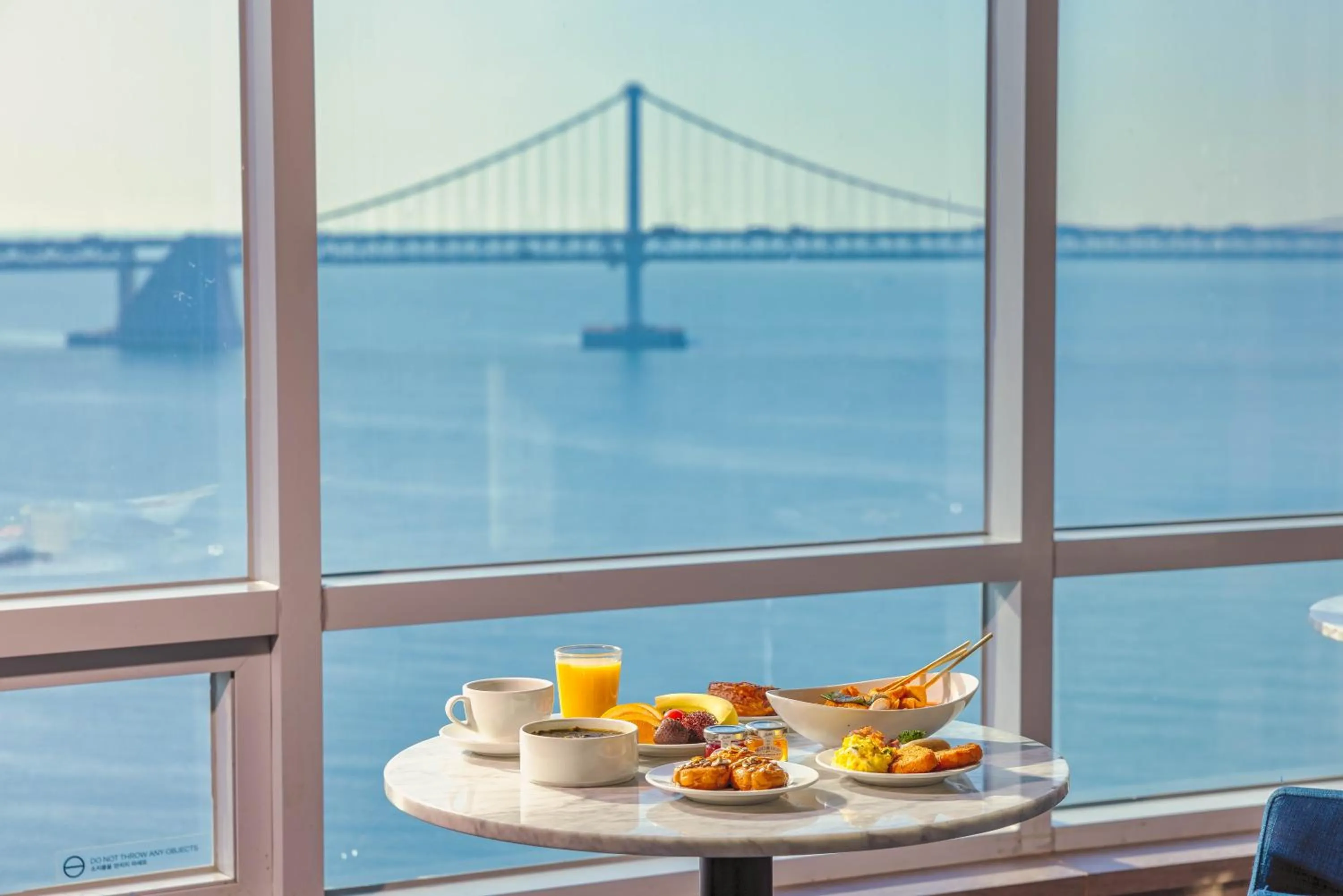 Restaurant/places to eat in Kent Hotel Gwangalli by Kensington