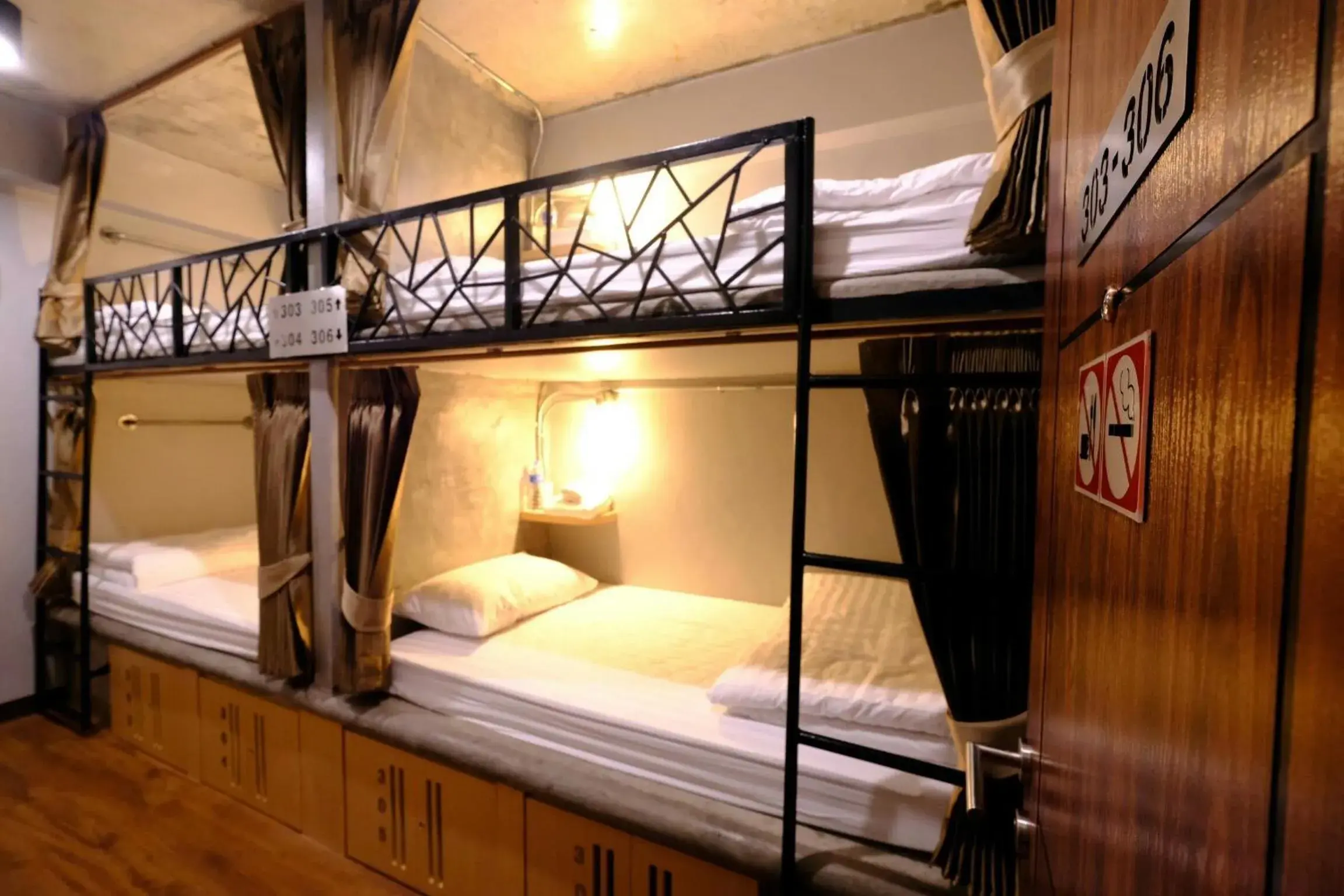 Quadruple Room with Private Bathroom in Room2u Quadruple Room with Private Bathroom in Room2u