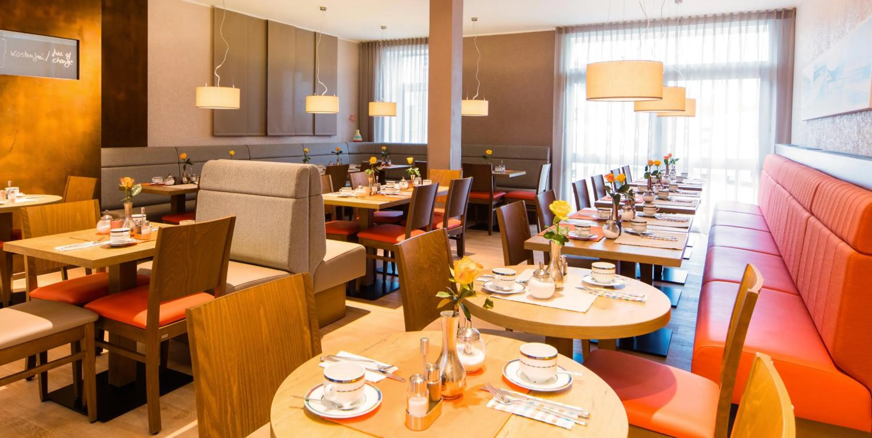 Restaurant/places to eat in Ambient Hotel am Europakanal