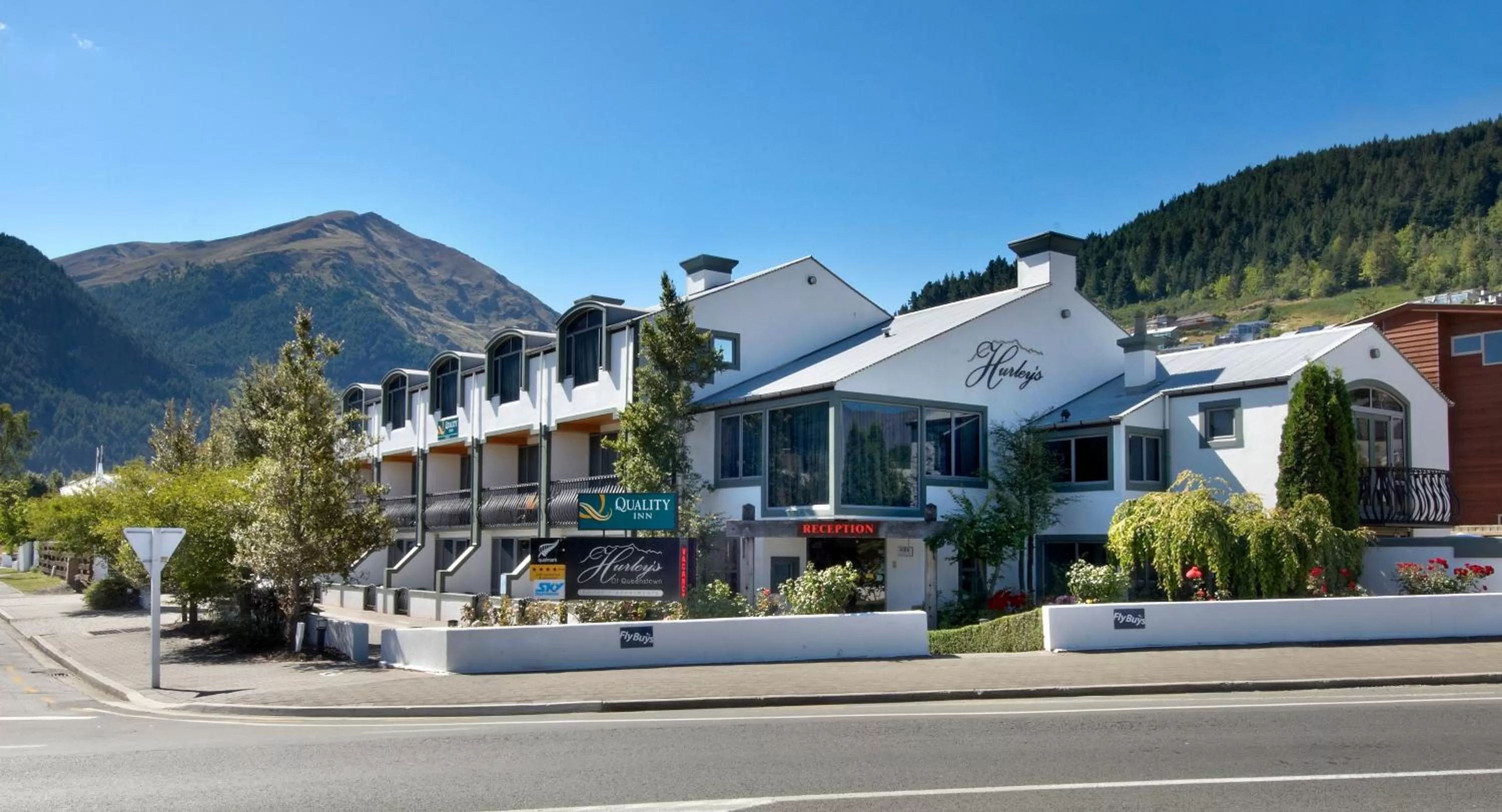 Facade/entrance in Hurley's of Queenstown