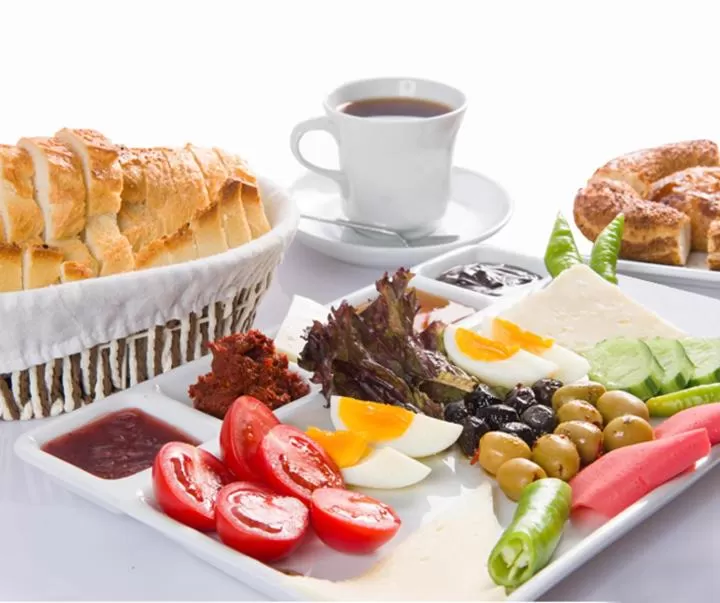 Breakfast in Summer Life Villa Apart