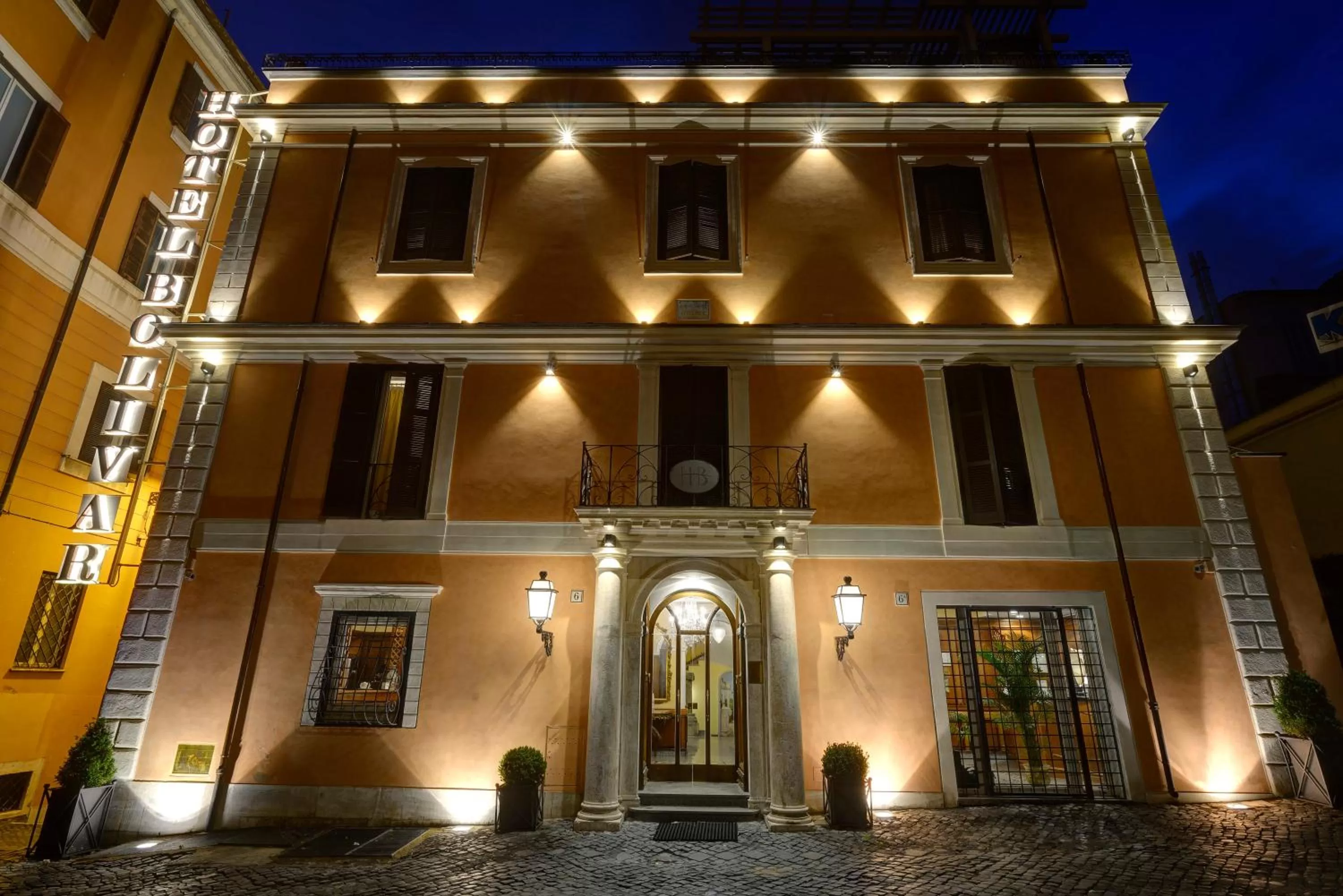 Facade/entrance in Hotel Bolivar